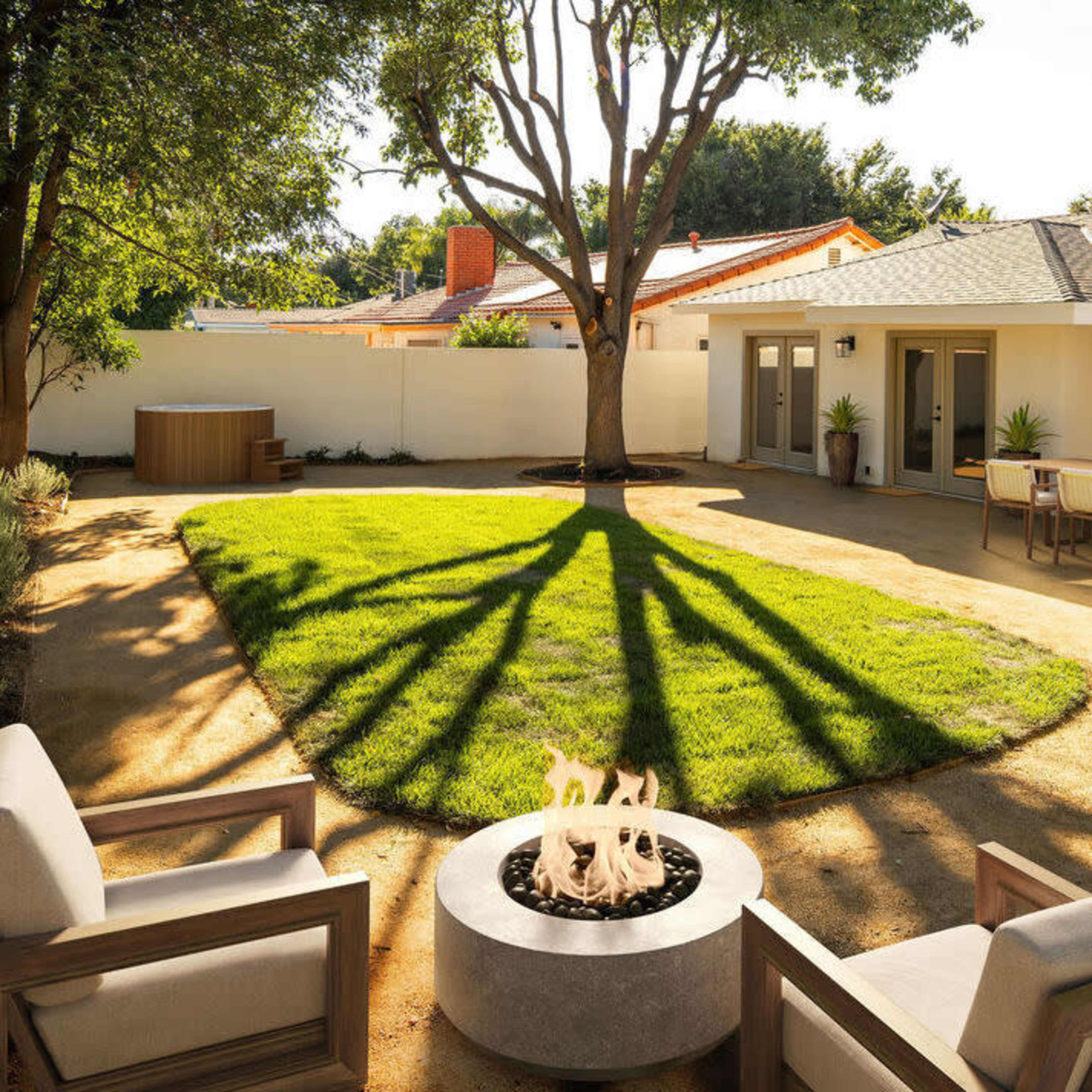 Mid-Century Modern Ranch House Image in Woodland Hills, Los Angeles, CA
