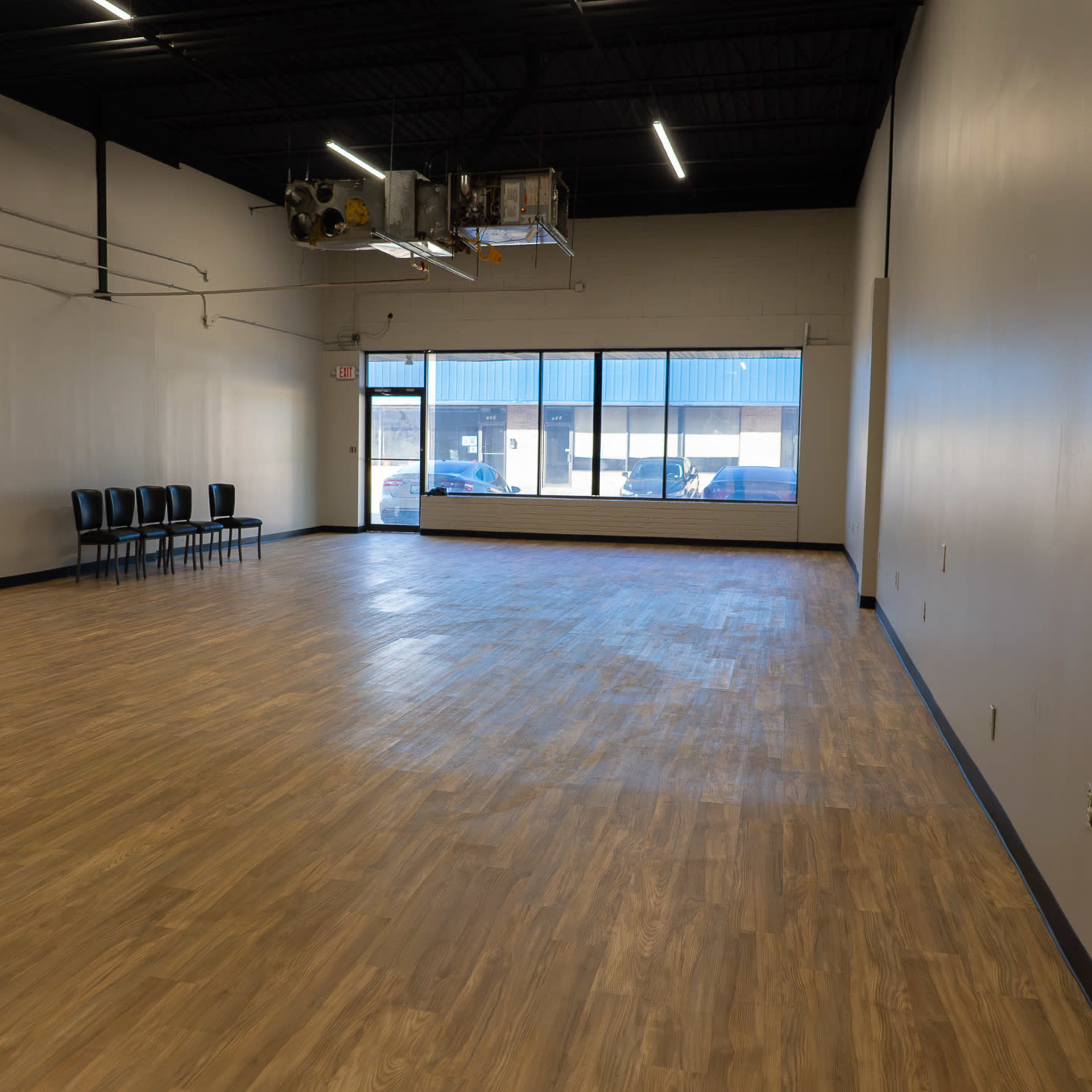 versatile 2000 square foot open space is perfect for both photoshoots and events Image in Deerfield, Lexington, KY