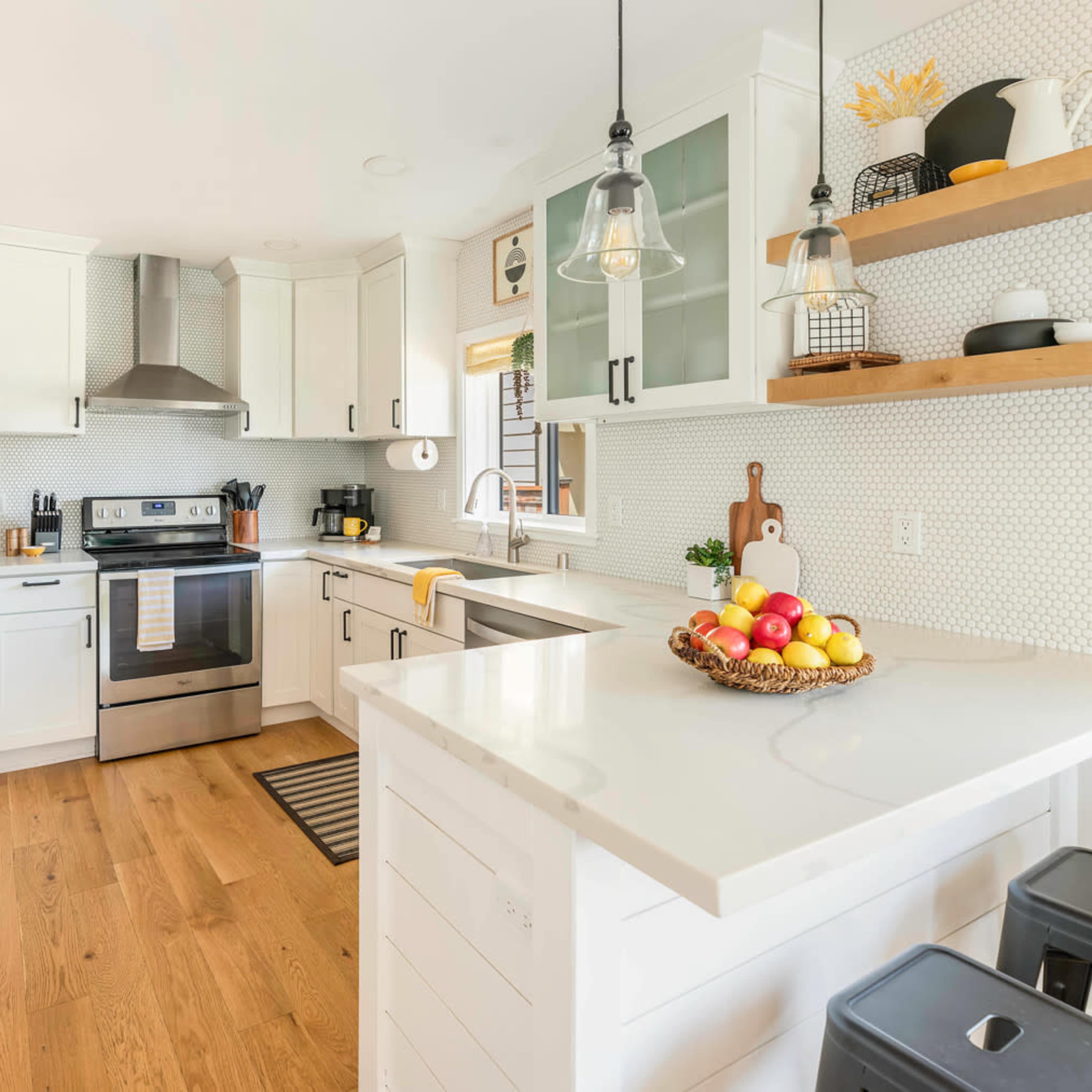 Bright Open Concept Home For Small Gatherings Image in Delridge, Seattle, WA