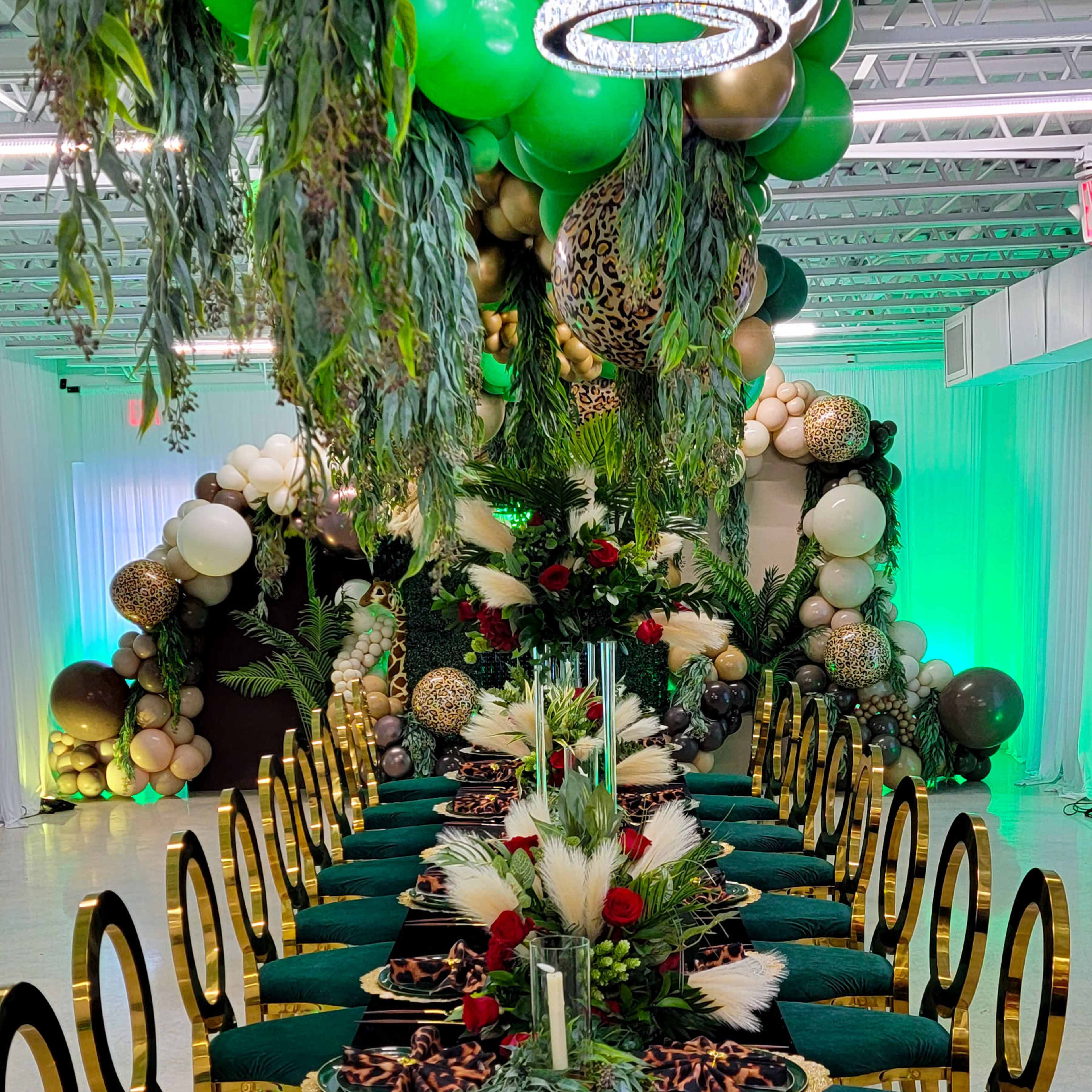 Chic and Centrally Located Open Layout Event Venue with Natural Lighting Image in Dunwoody Village, Dunwoody, GA