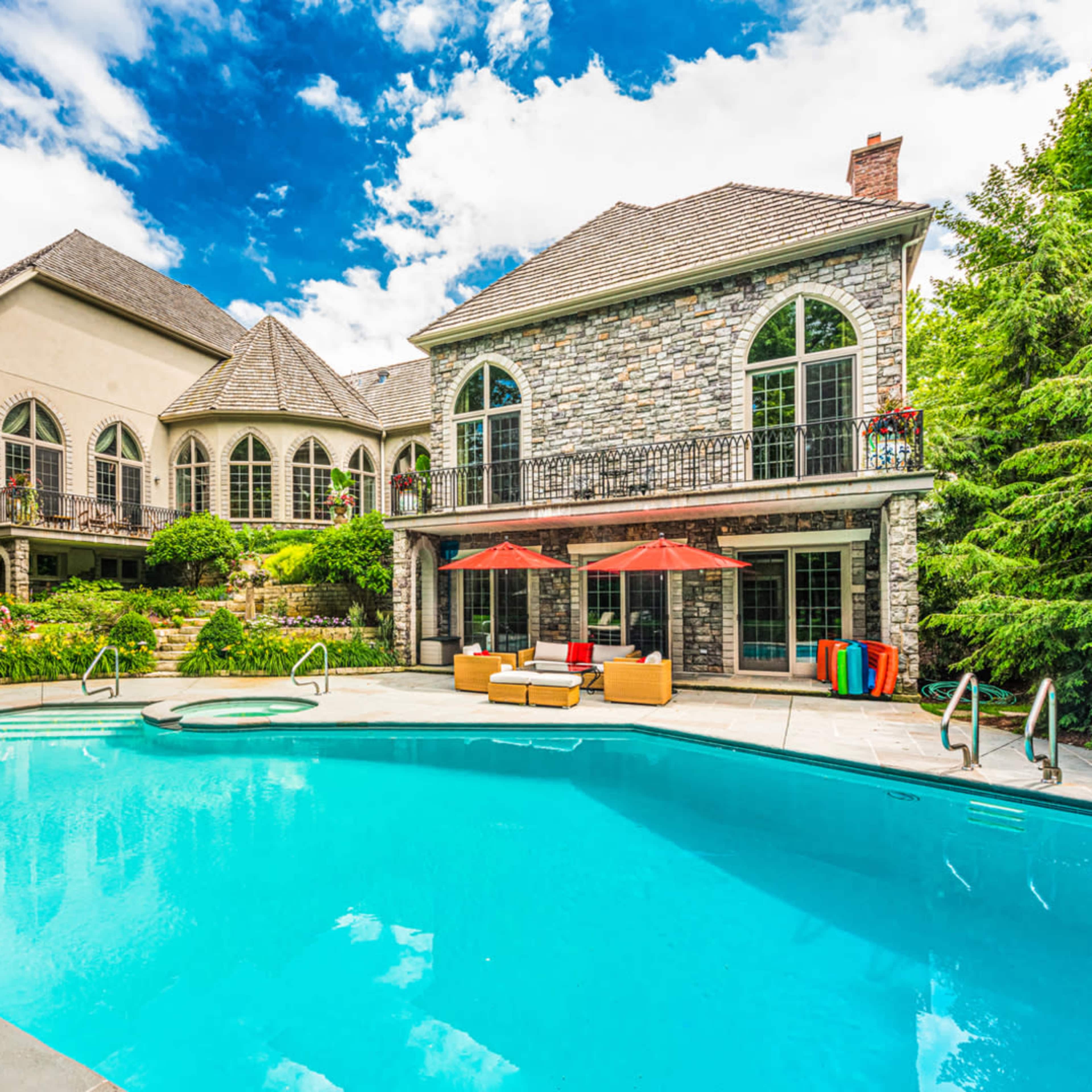 Beautiful Italian Mansion on 7 Acres Chicago Suburb Image in Barrington Township, Barrington, IL