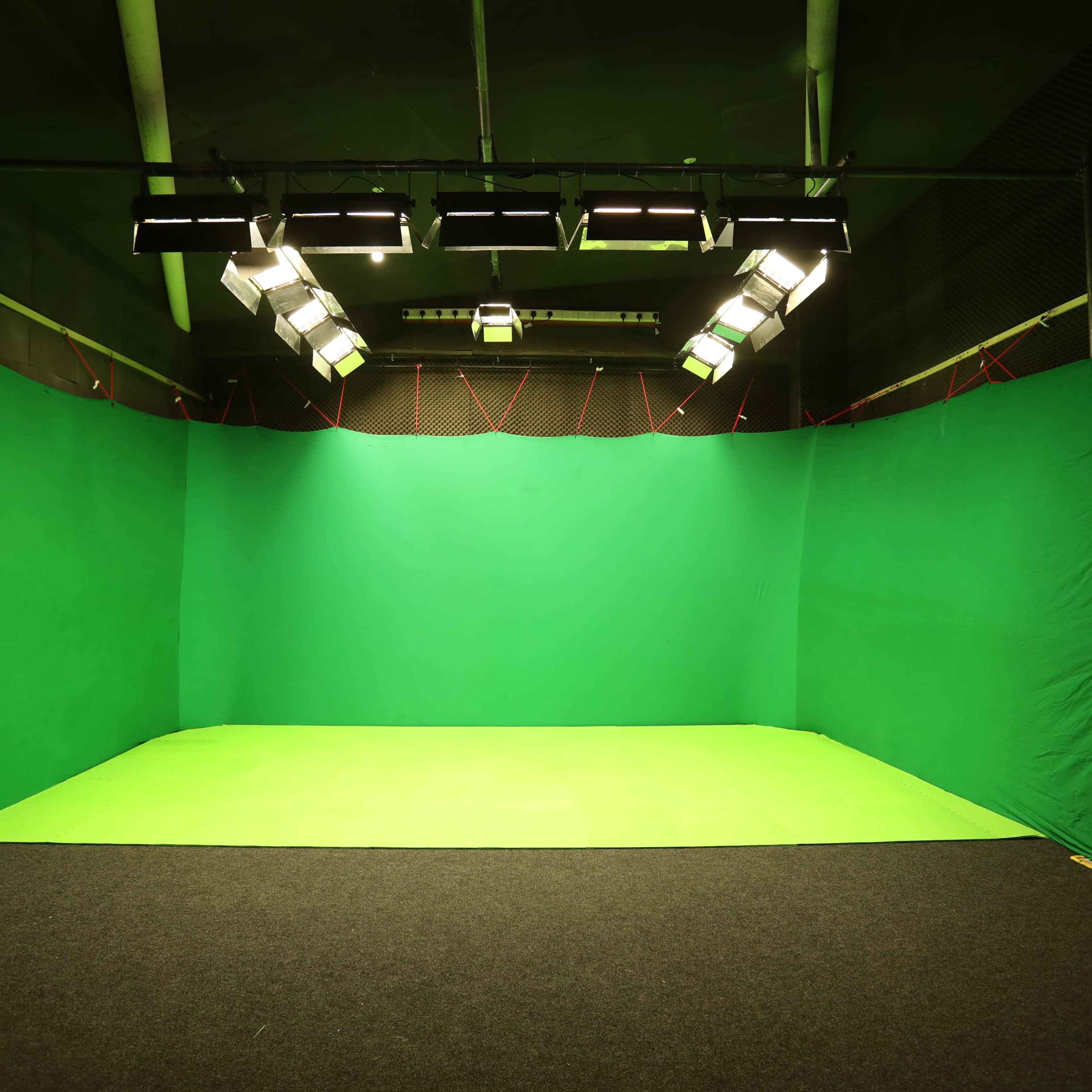High Ceiling Studio Chroma Eetup With Office and Toilet Facilities Image in Southall, Southall, England