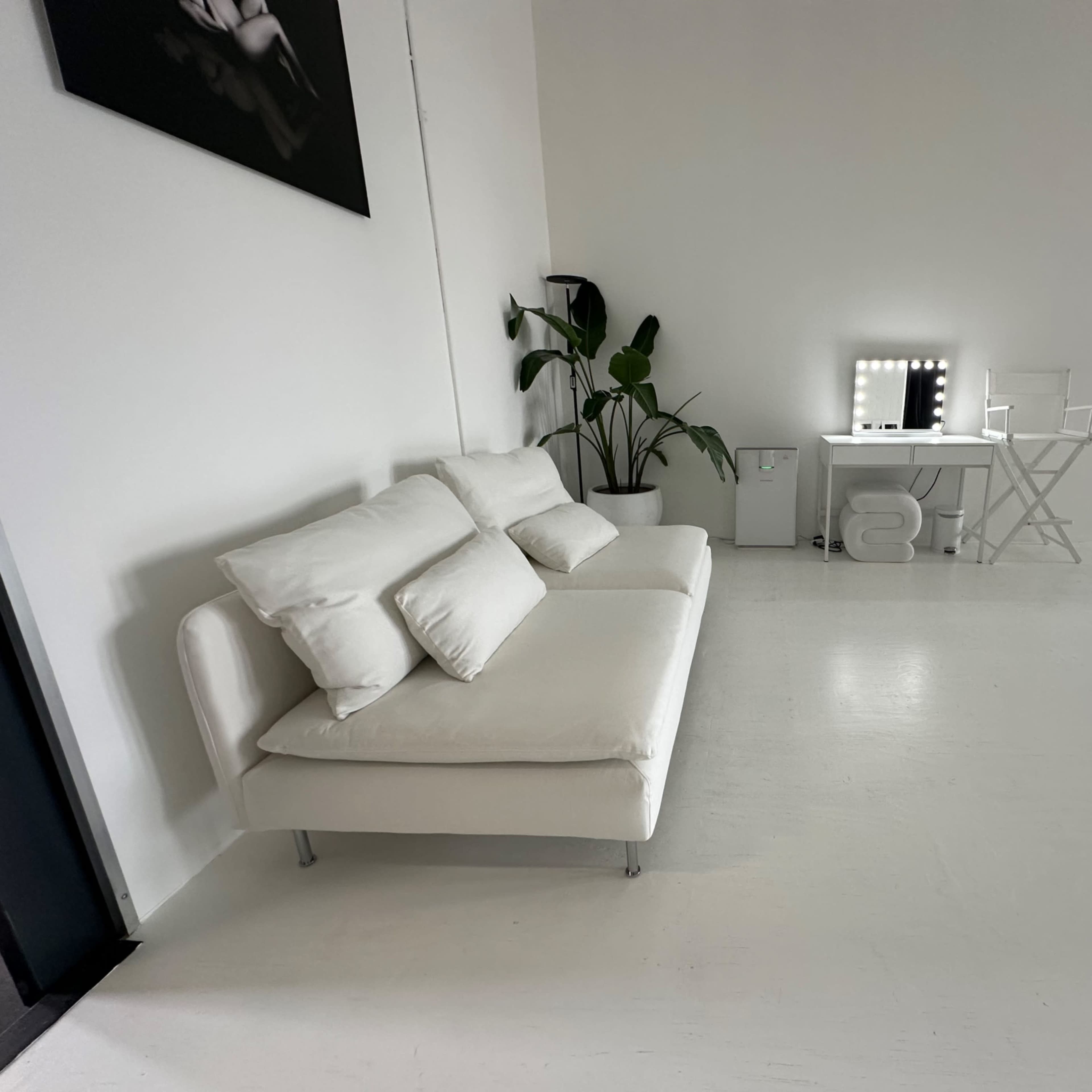 Bright & Spacious All-White Loft Studio – Jersey City Image in West Side, Jersey City, NJ