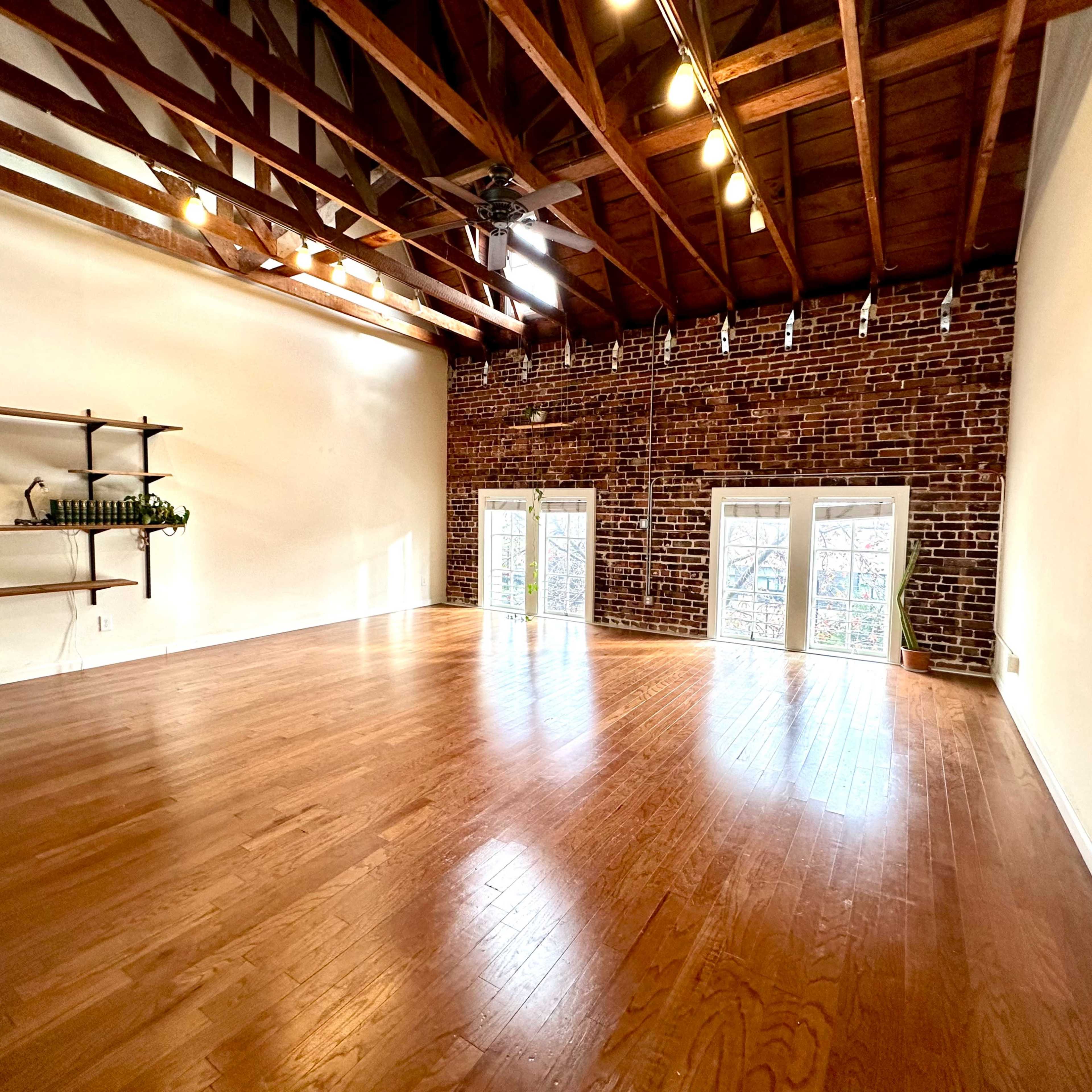 Big Unique & Urban Oakland Flex Loft/Studio Image in West Oakland, Oakland, CA