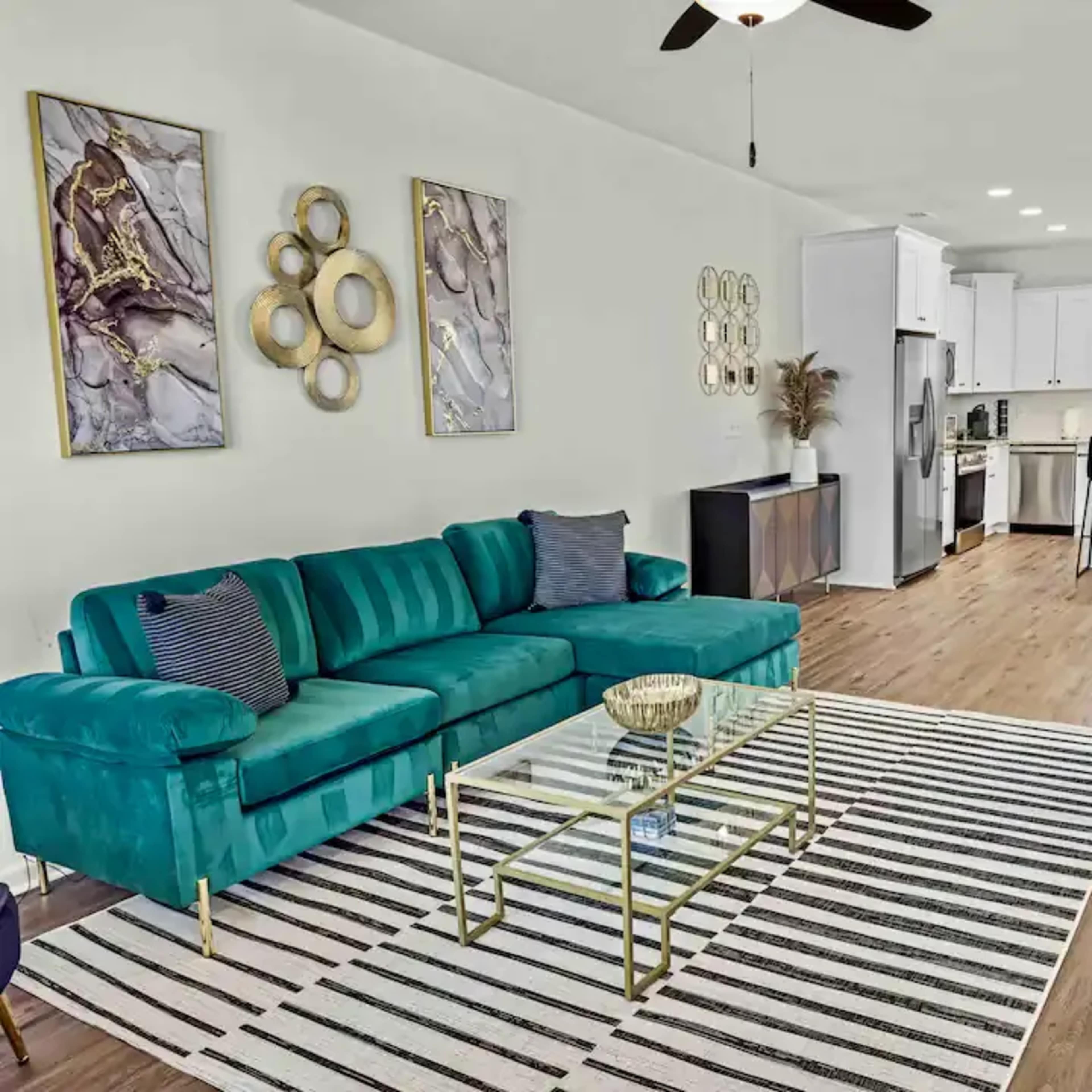 Stylish Modern Home with Open Layout & Stunning Natural Light Image in Toddville Road, Charlotte, NC