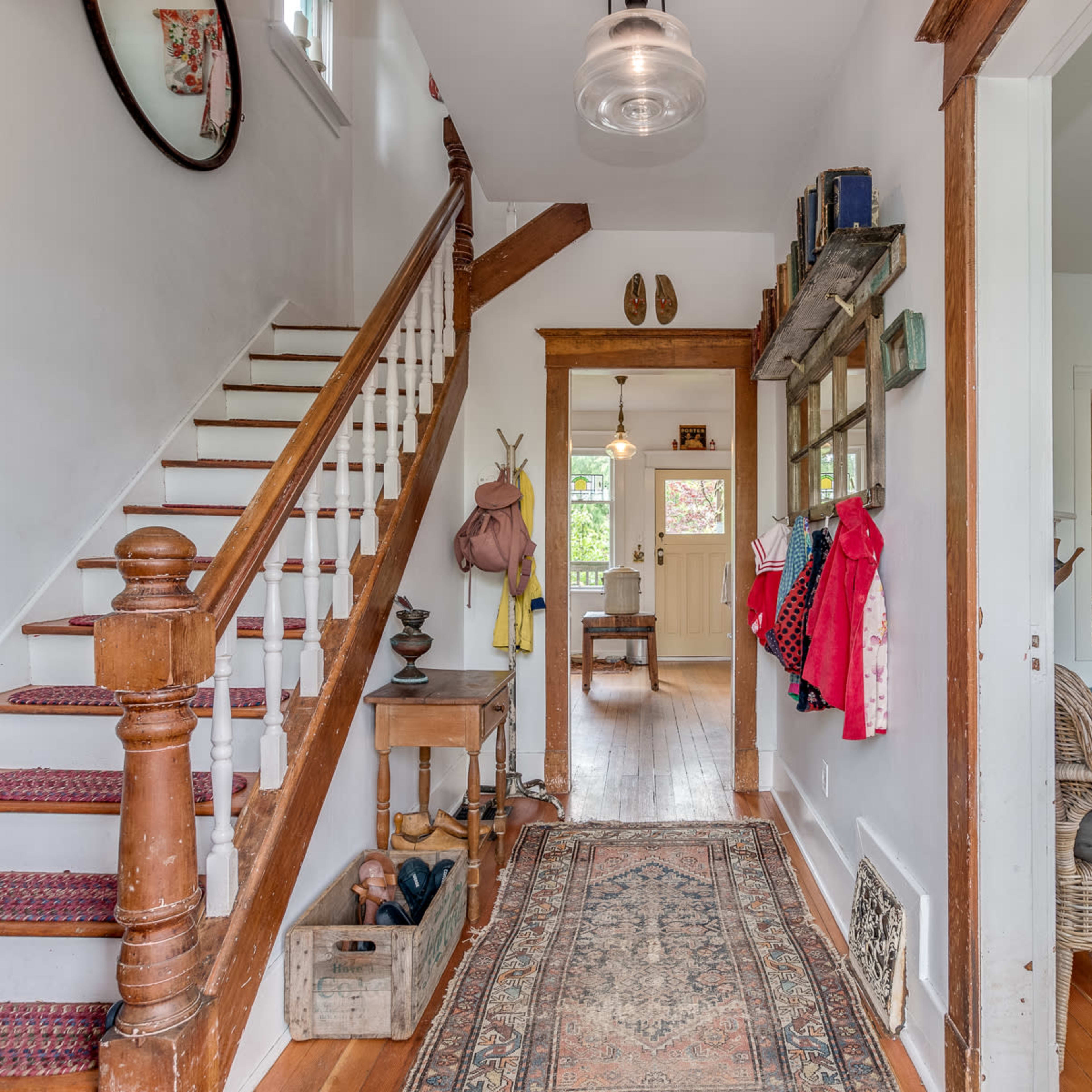 Cool, Comfortable, Vintage Home. Image in East Vancouver, Vancouver, BC
