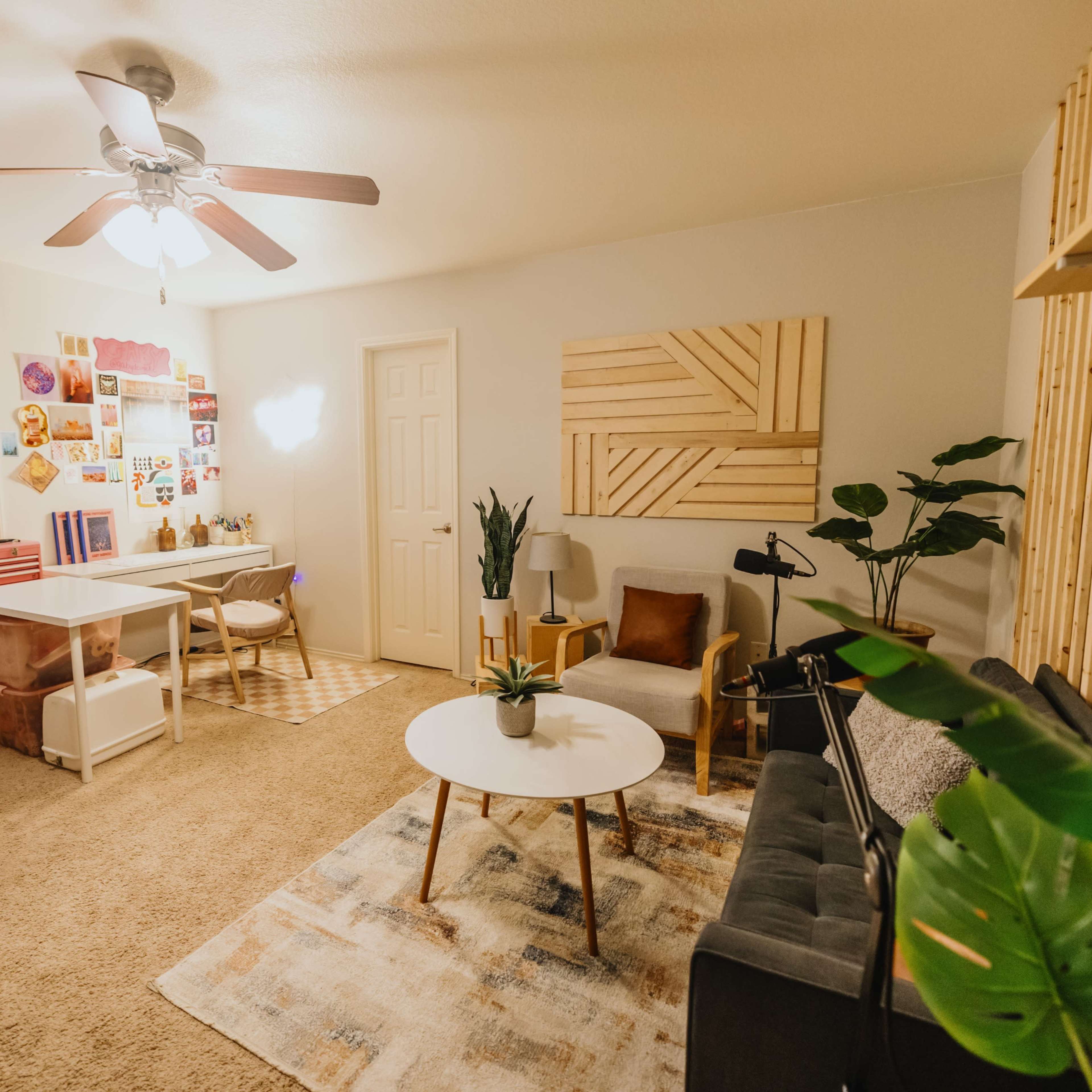 Fun Multipurpose Photo / Podcast Studio off Riverside in South Austin Image in Montopolis, Austin, TX