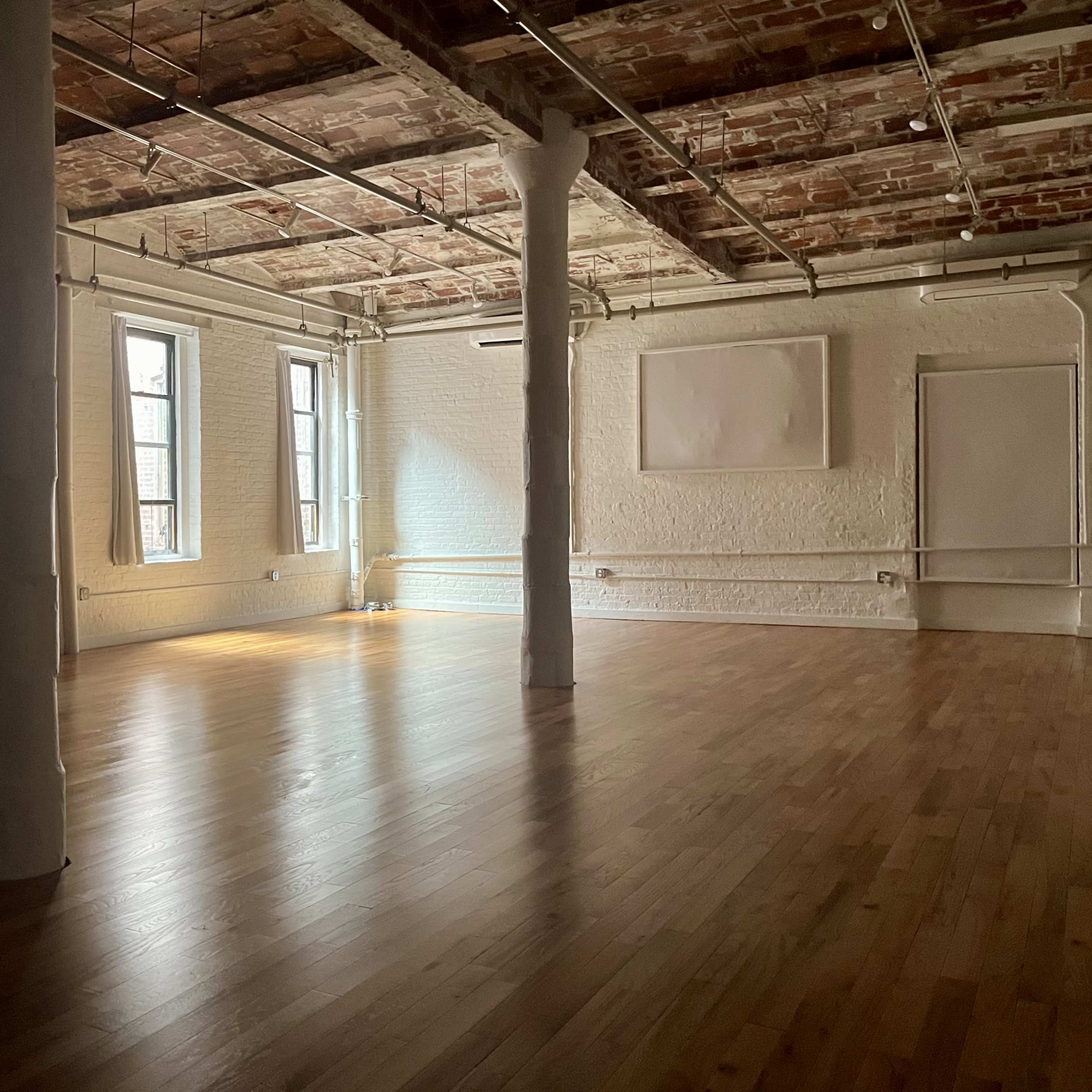 Beautiful, Large, Multi-Use Dumbo Loft Image in Dumbo, Brooklyn, NY