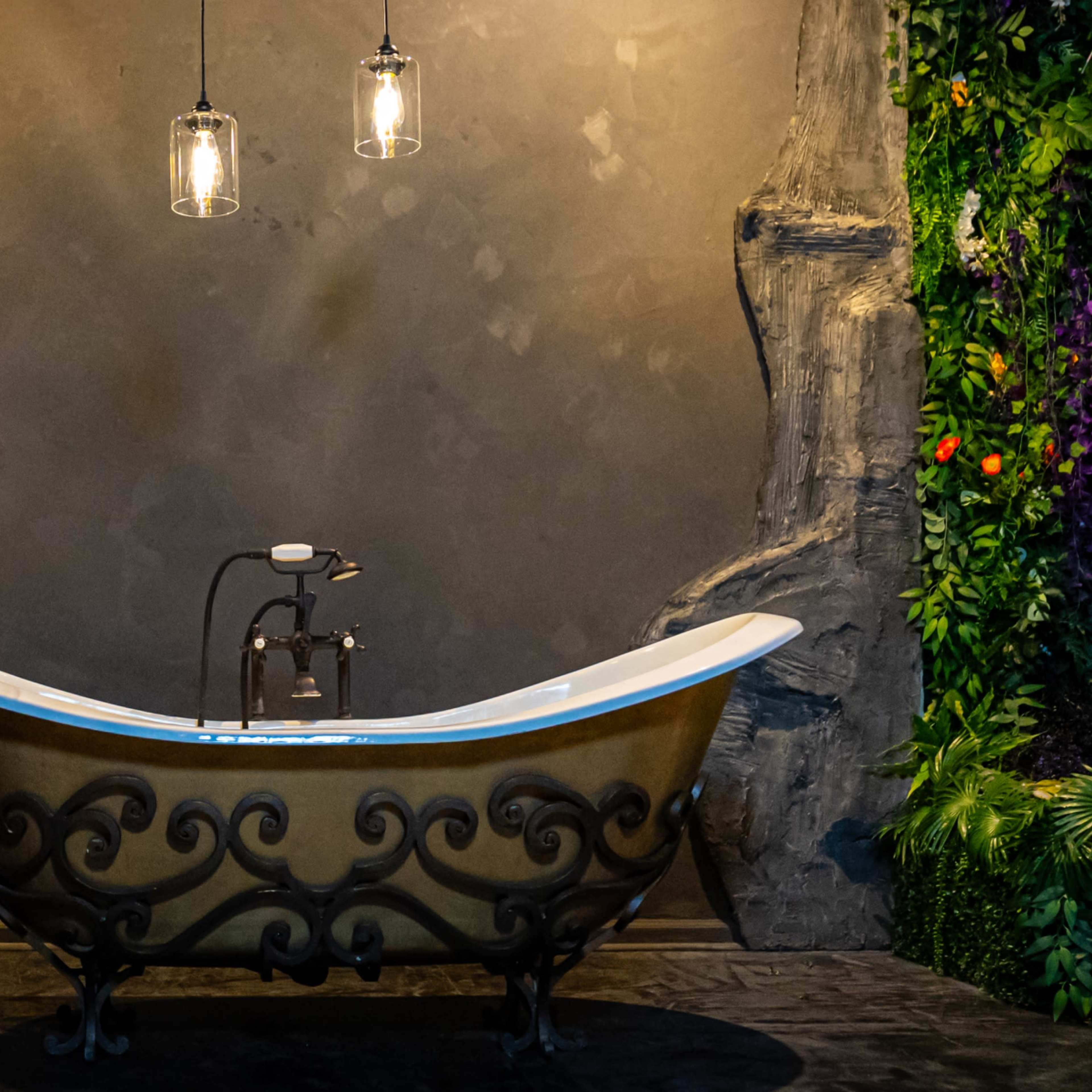 Bathtub & Library Scene Image in La Jolla, San Diego, CA