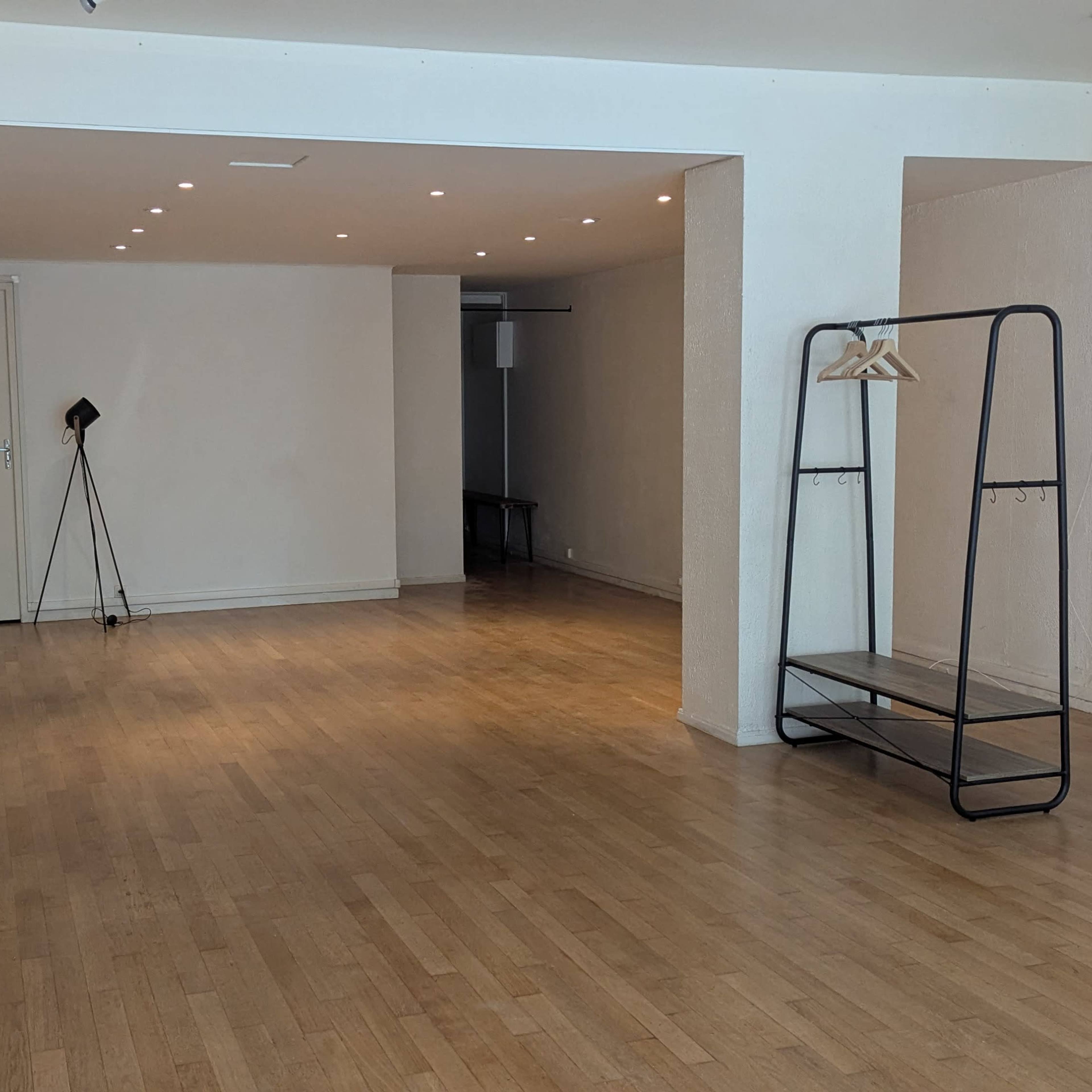 Studio lumineux de Pilates et Yoga à Paris 15e Image dans Paris, Paris, Île-de-France