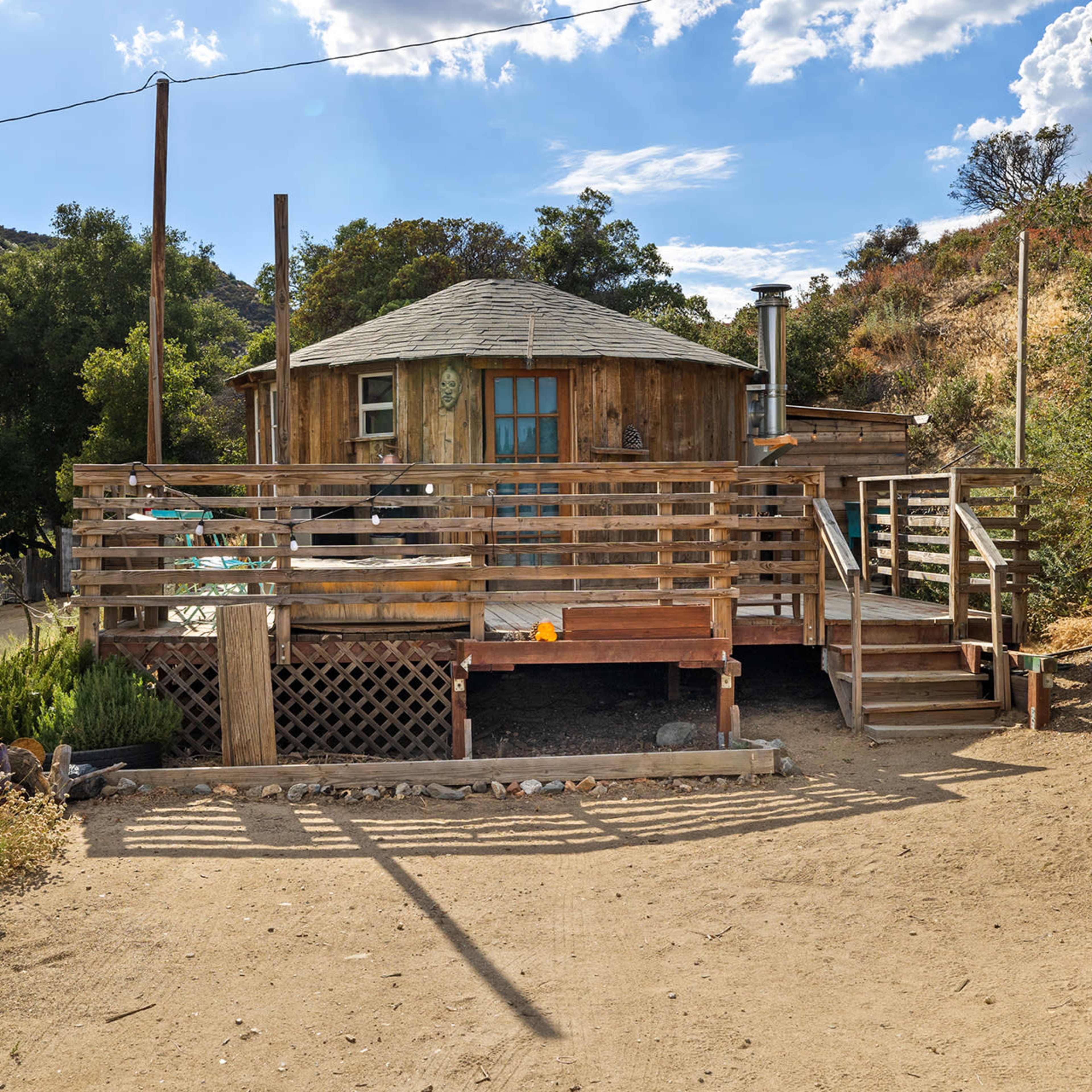 Cozy Yurt with Desert and Mountain Views Image in , Leona Valley, CA