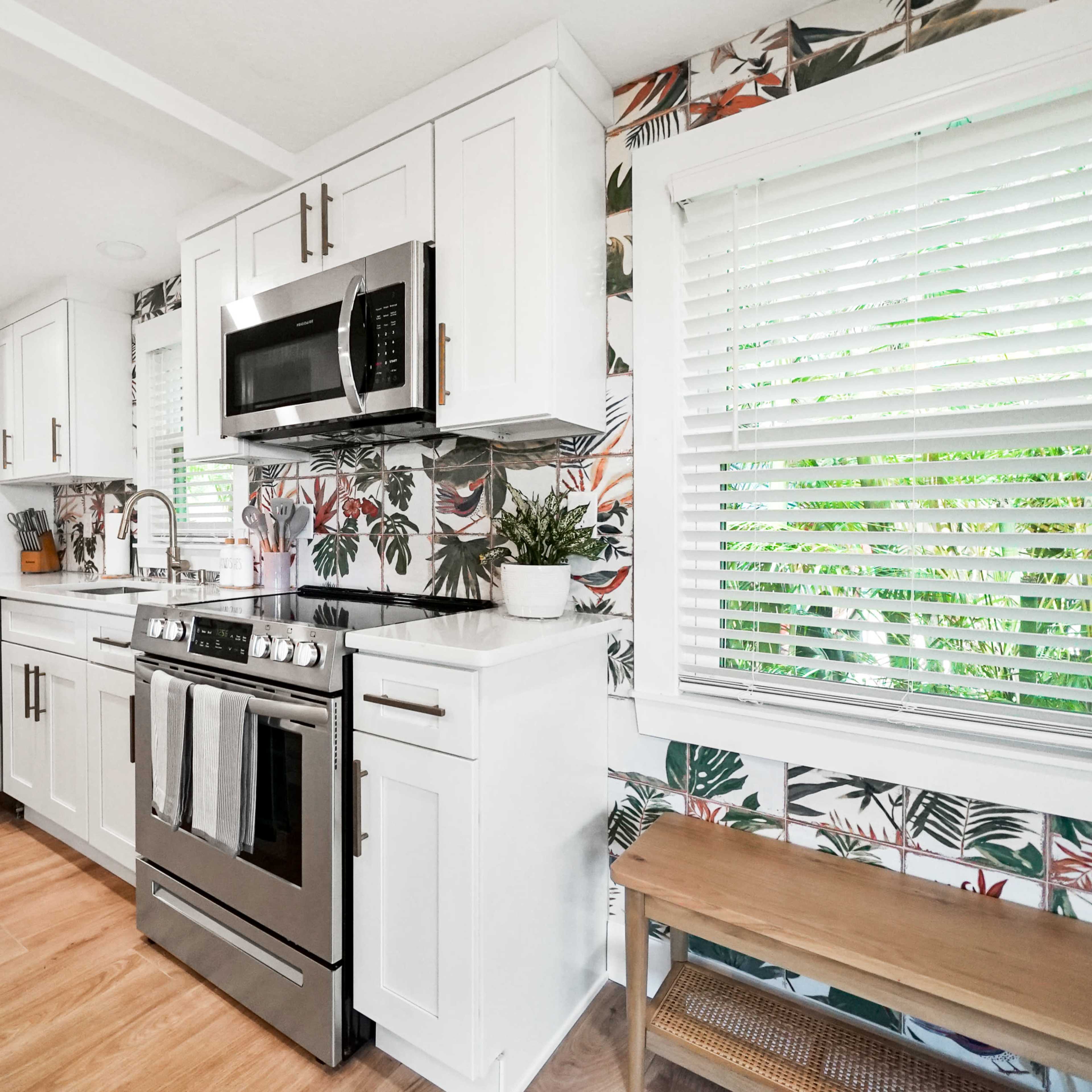 New Modern Tropical Waterfront Bungalow Estate Image in Melbourne, Melbourne, FL