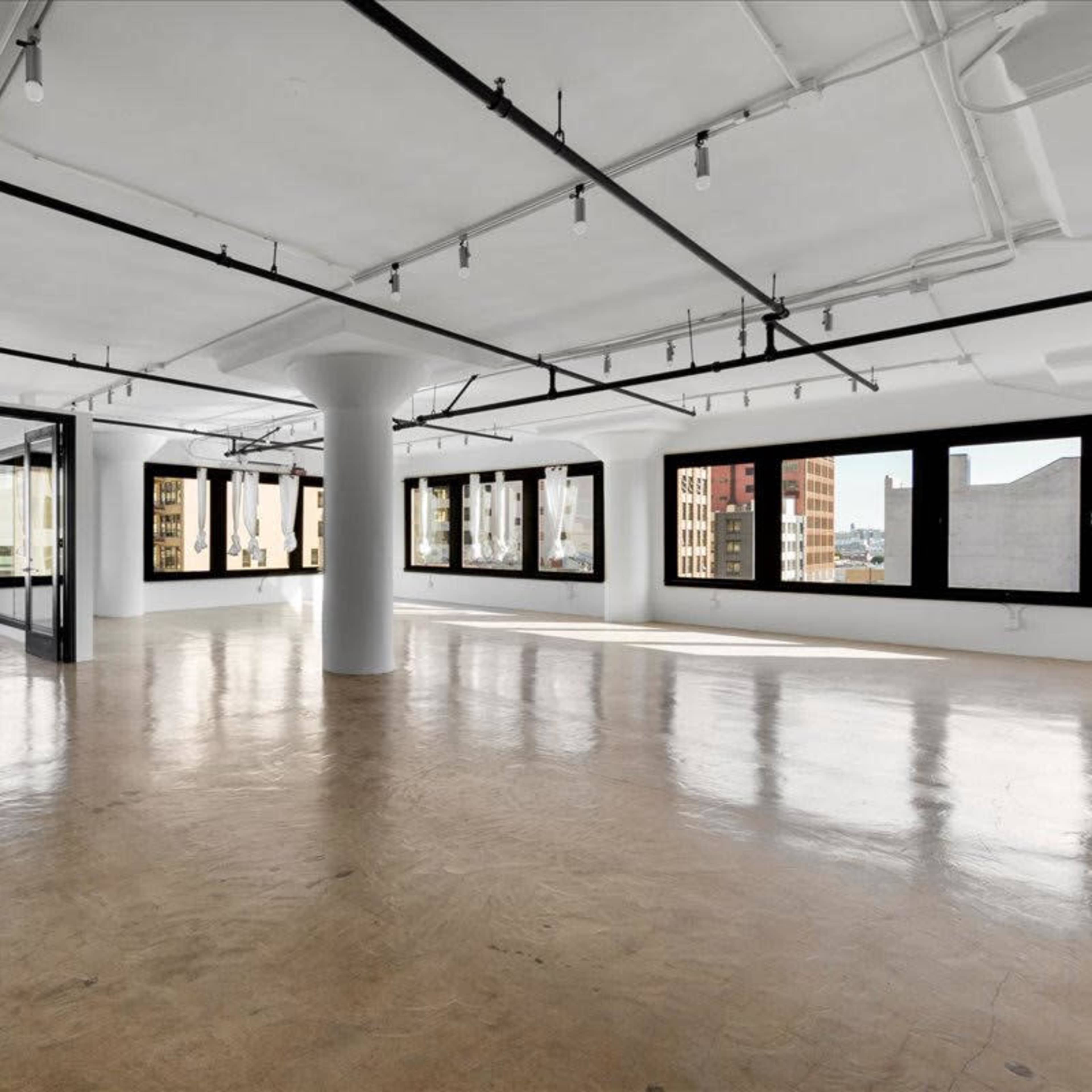 Corner Studio w/ Natural Light and Views for Days- Reserve for Meetings, Events and Photo Shoots Image in Central LA, Los Angeles, CA