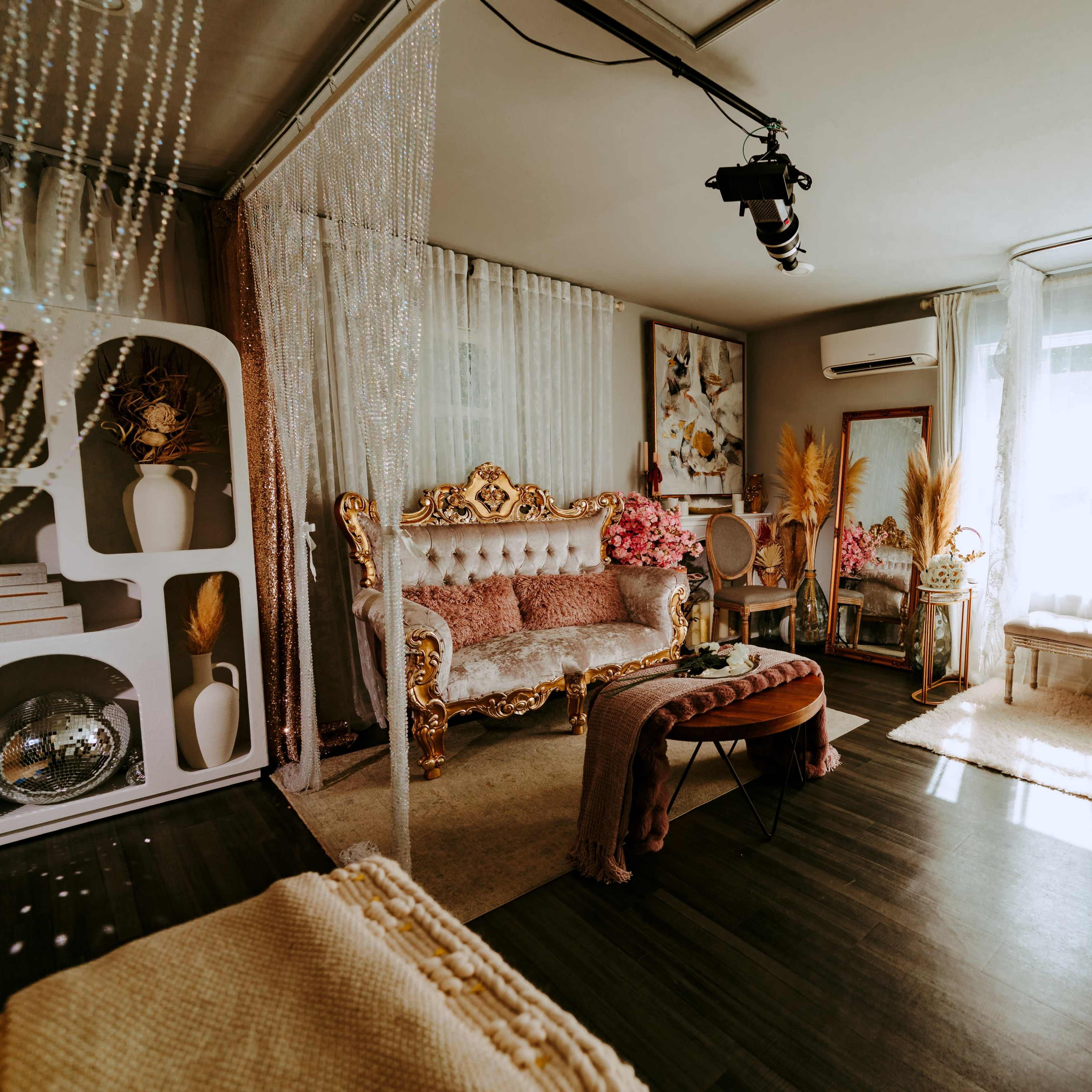 Royal Love Seat + Reading Nook + Free Lights Image in Deerfield Village, Houston, TX