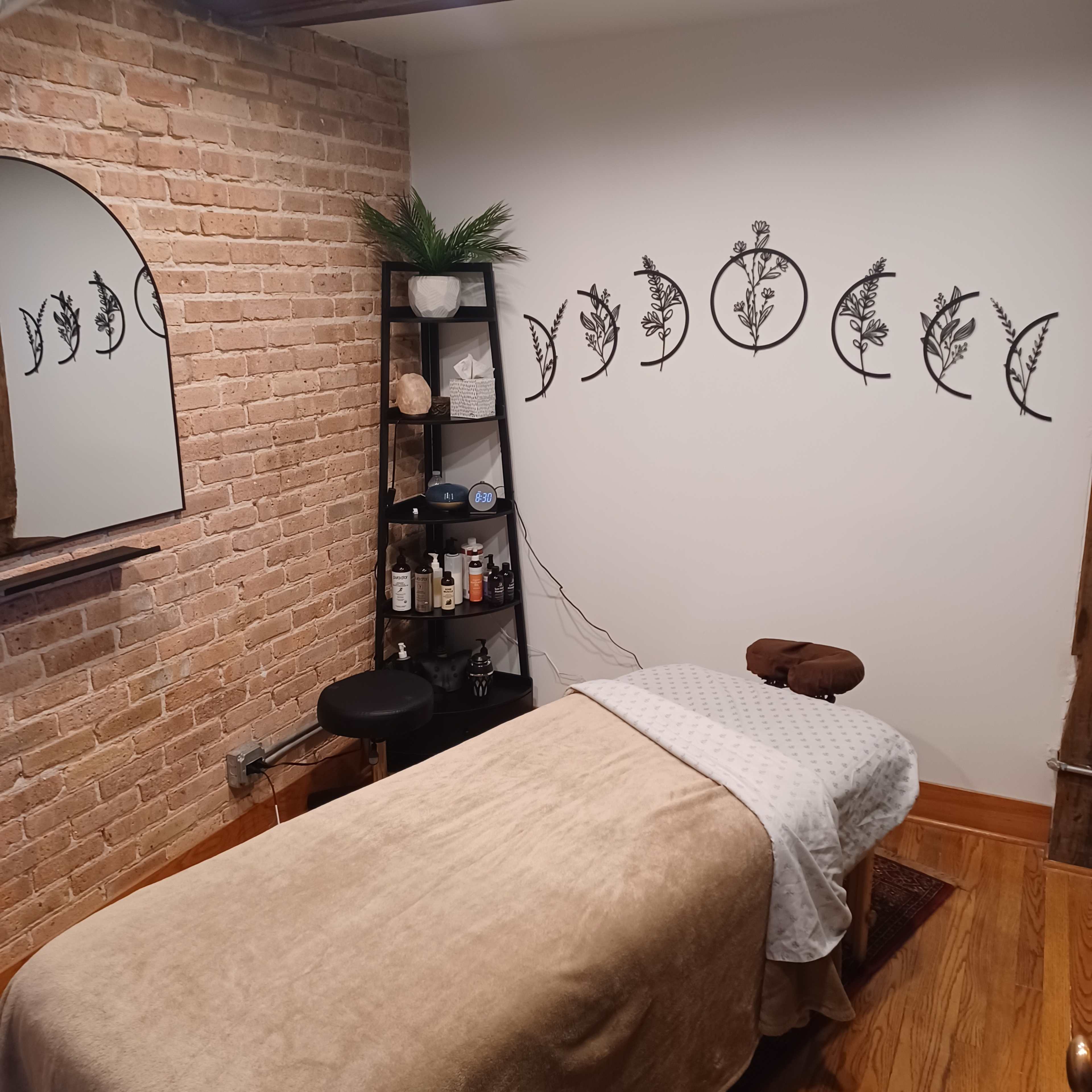 Intimate Quiet space of a "BoHo" style Massage studio in Highwood,IL right above Tala Roasters and Billy Brix Pizza. Image in Moraine Township, Highwood, IL