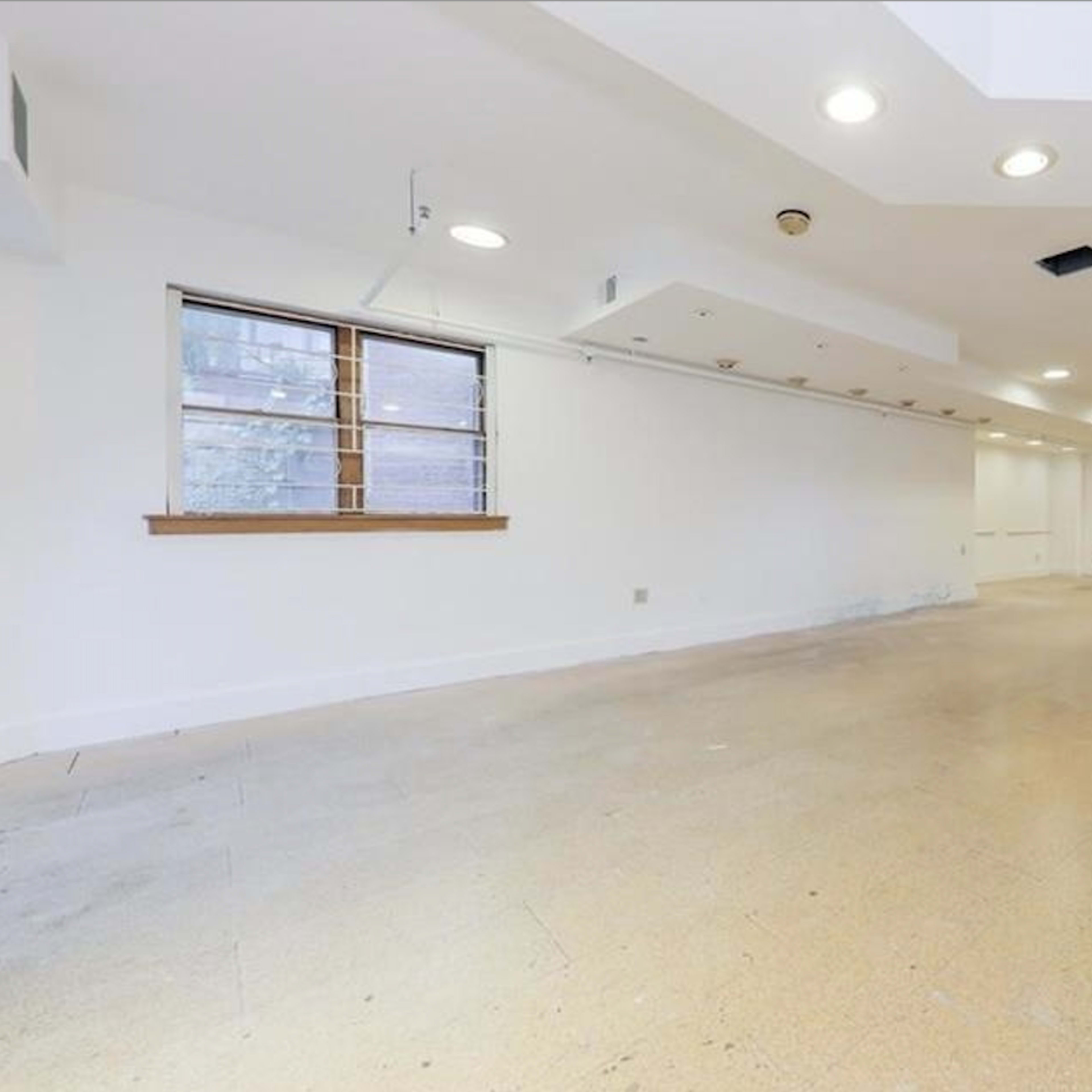 Spacious Urban Basement Studio in Cambridge Image in Neighborhood Nine, Cambridge, MA