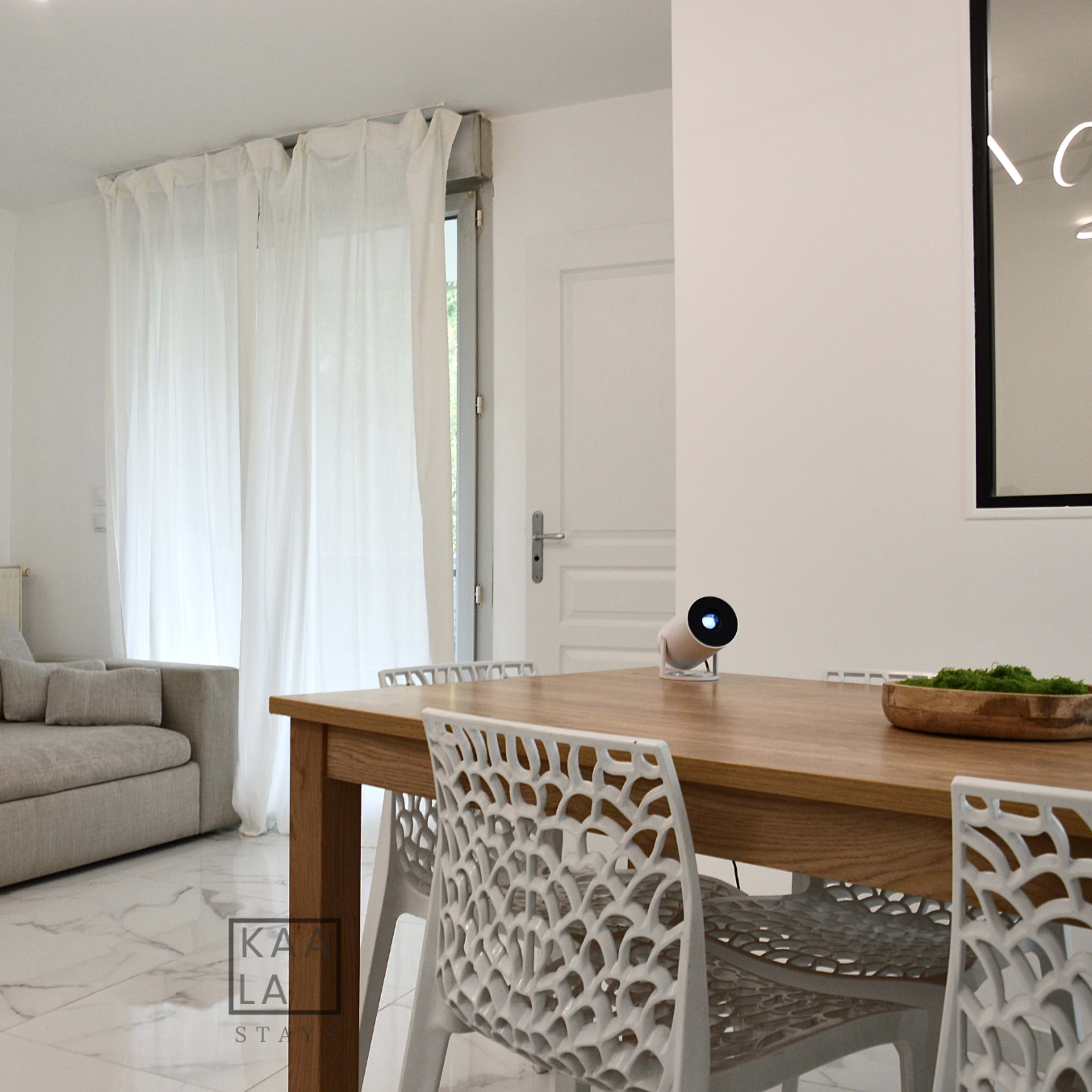Appartement moderne en centre urbain avec vue sur le lac Image dans , Lognes, Île-de-France