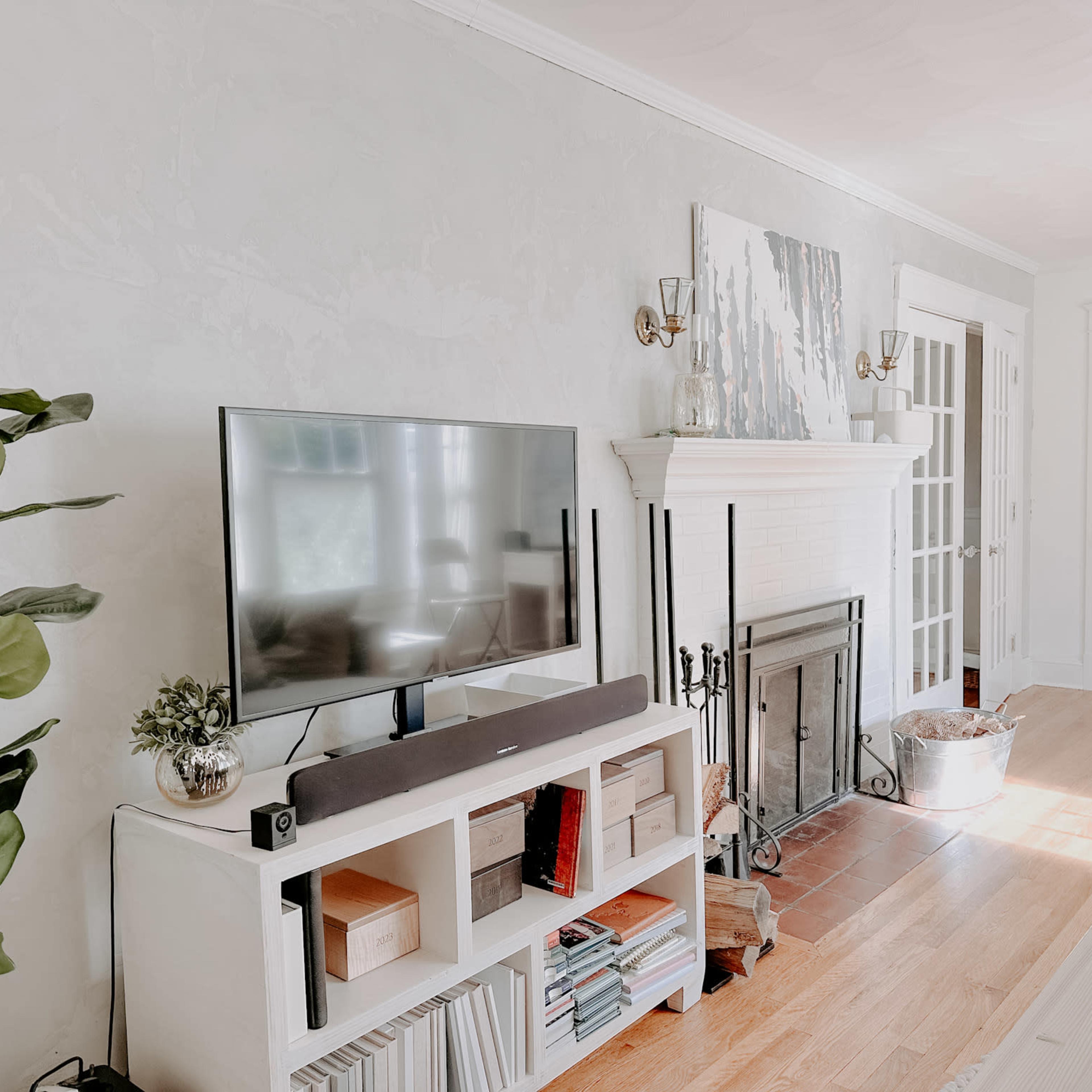 Neutral Scandinavian Inspired Natural Light Home Image in Middletown, Middletown, CT