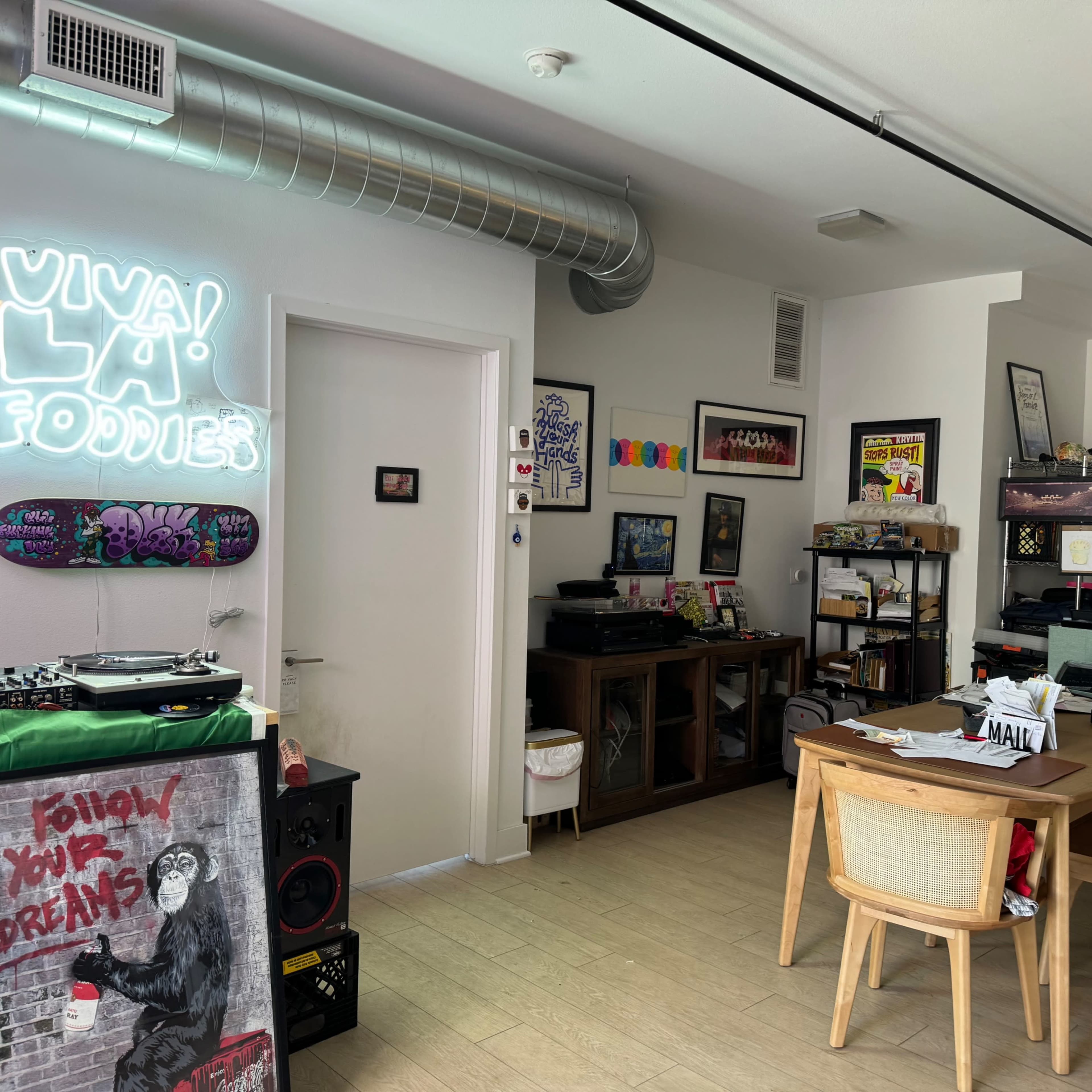 Larchmont Village Loft with working Kitchen Setting and Community Table Image in Hollywood, Los Angeles, CA