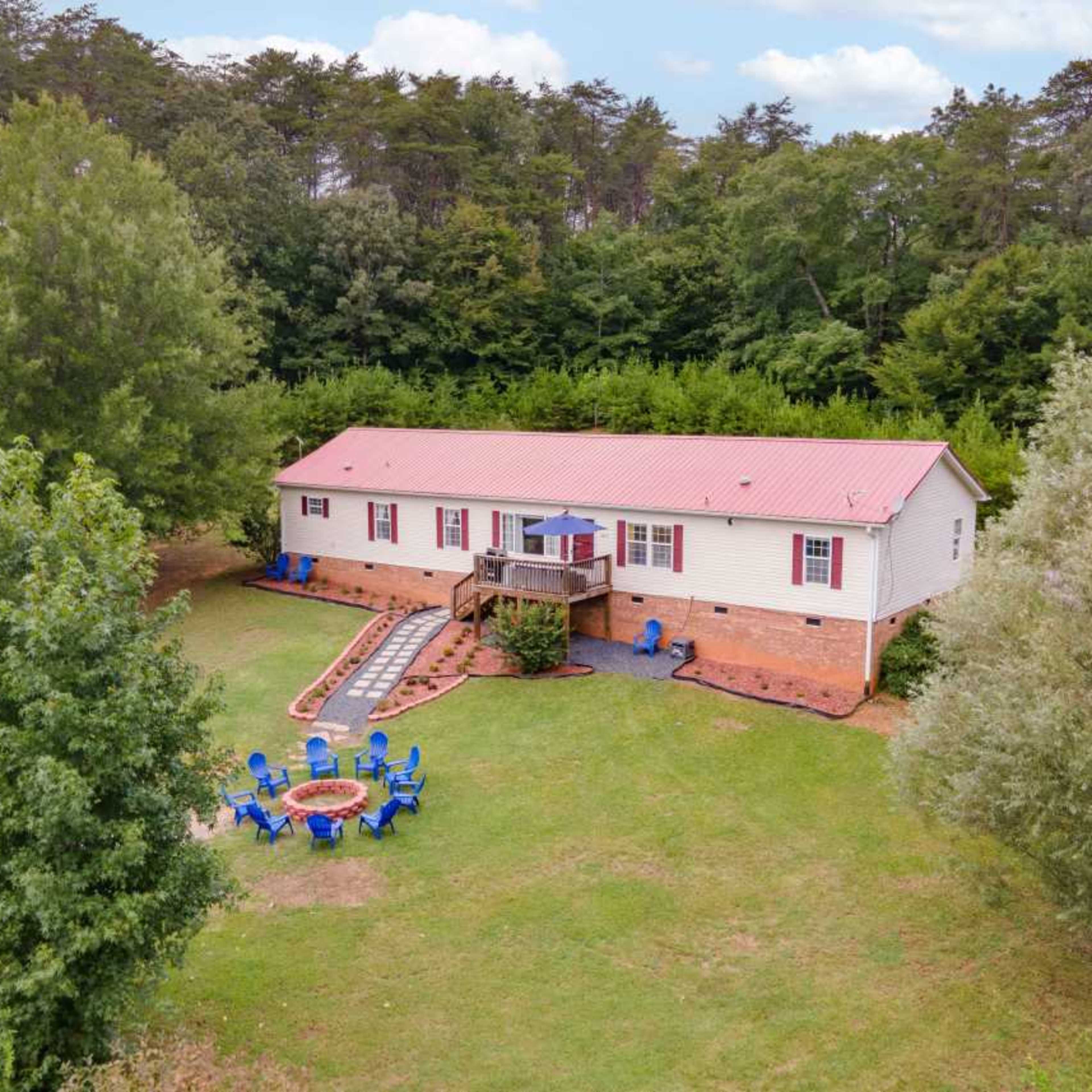 Private Wedding/Event Venue Home in Madison Image in , Madison, NC
