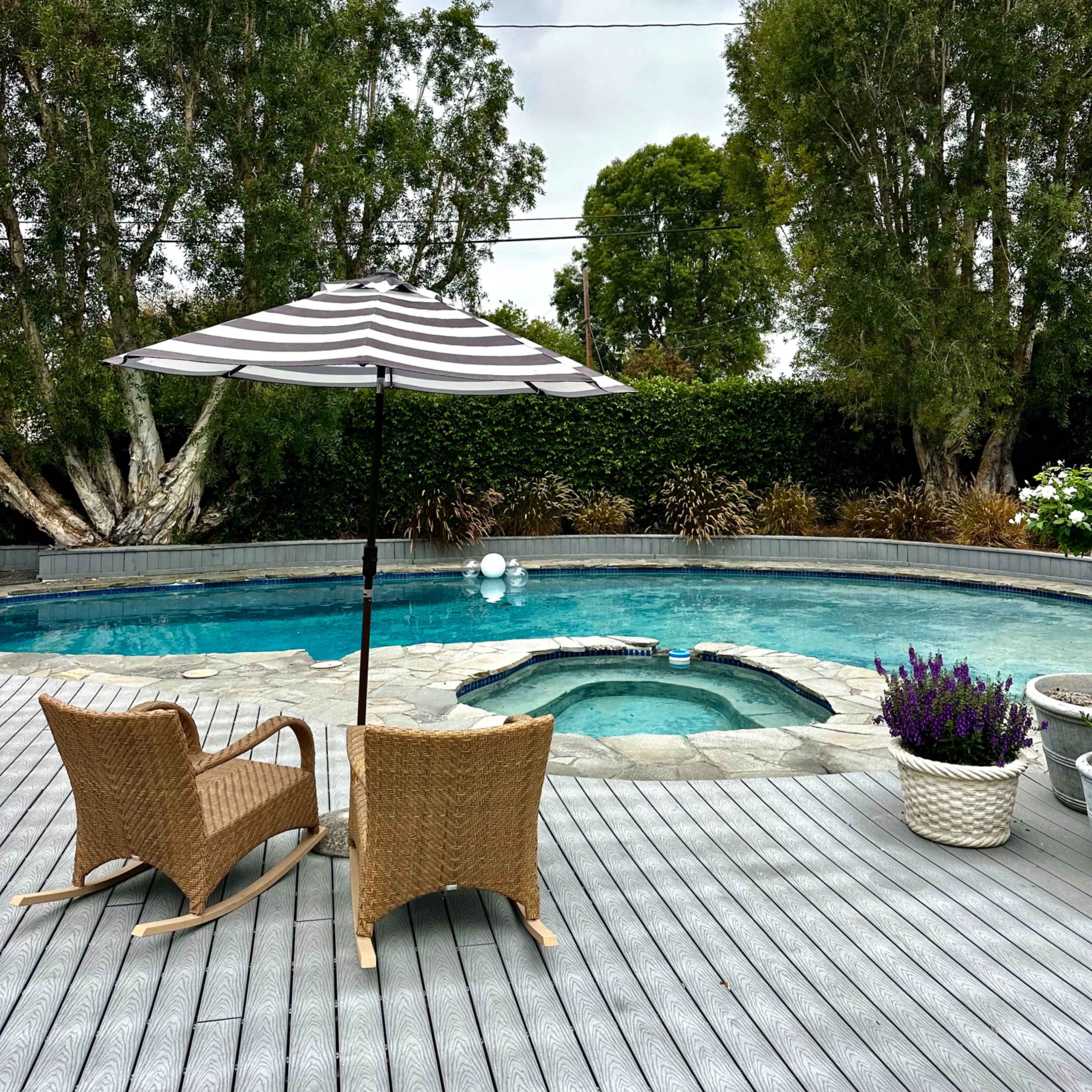 That perfect quaint white house for your photoshoots, backyard weddings, or parties Image in North Tustin, North Tustin, CA