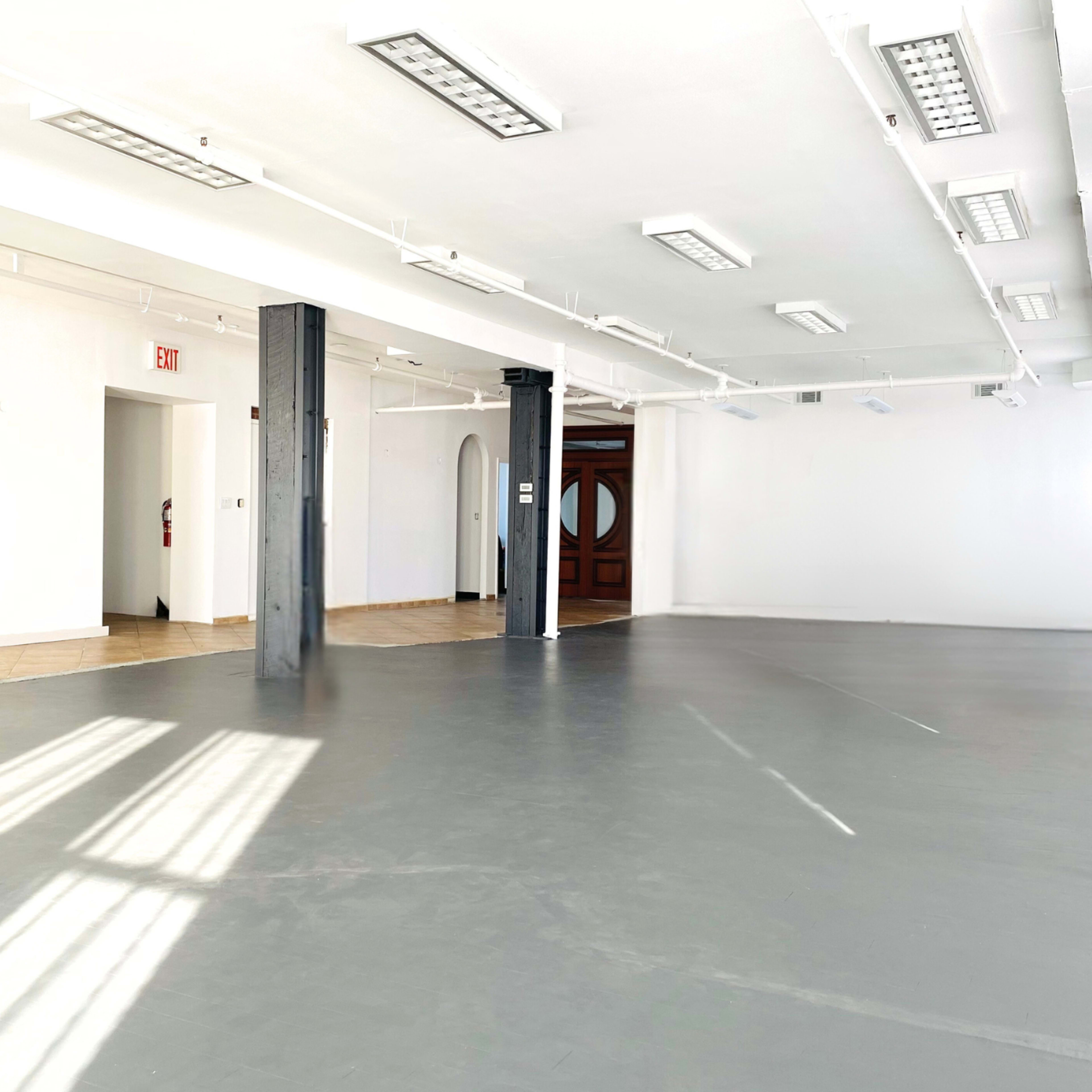 Modern Daylight 3000 sqft Warehouse Loft Image in East New York, Brooklyn, NY