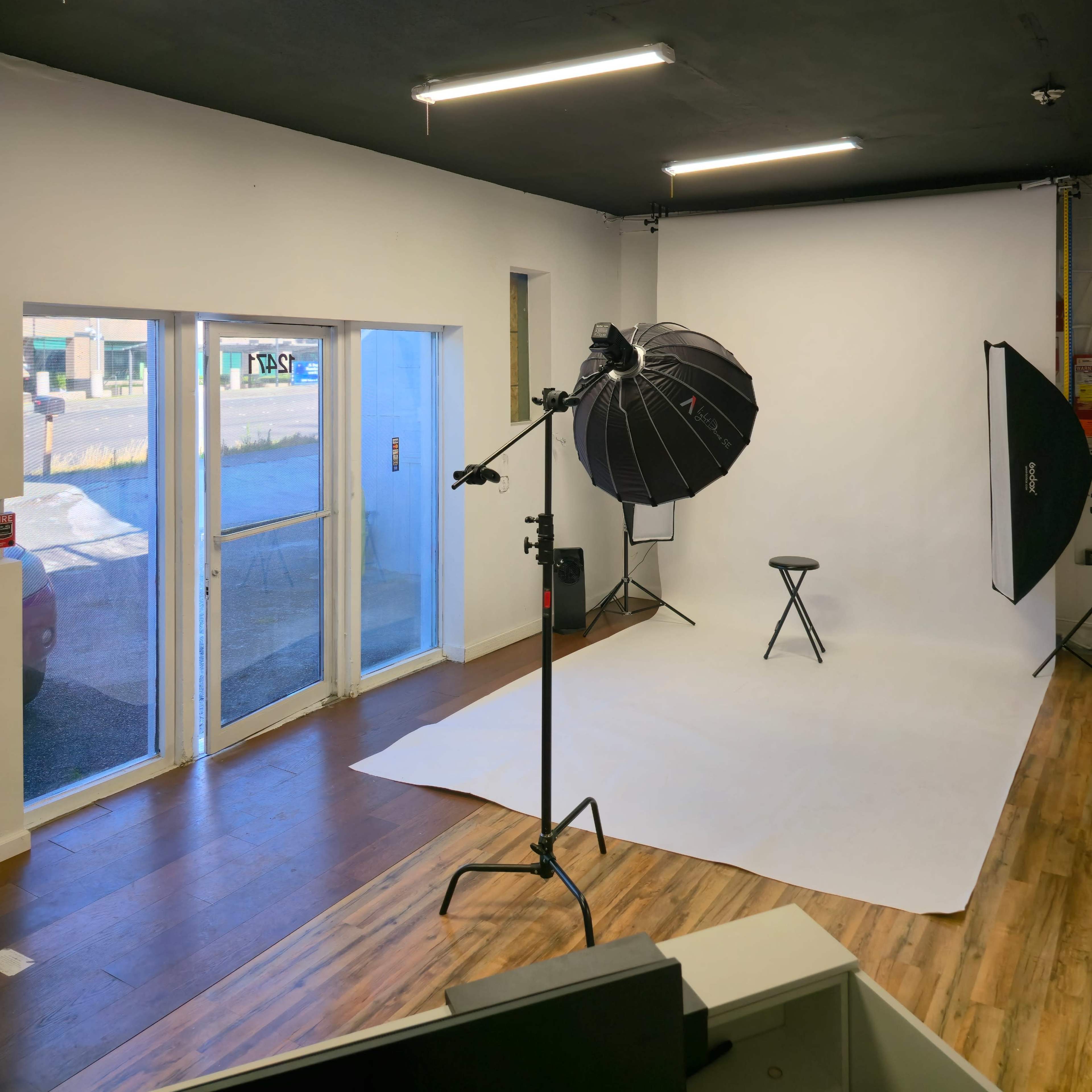 Photo Studio Image in Tukwila, Tukwila, WA