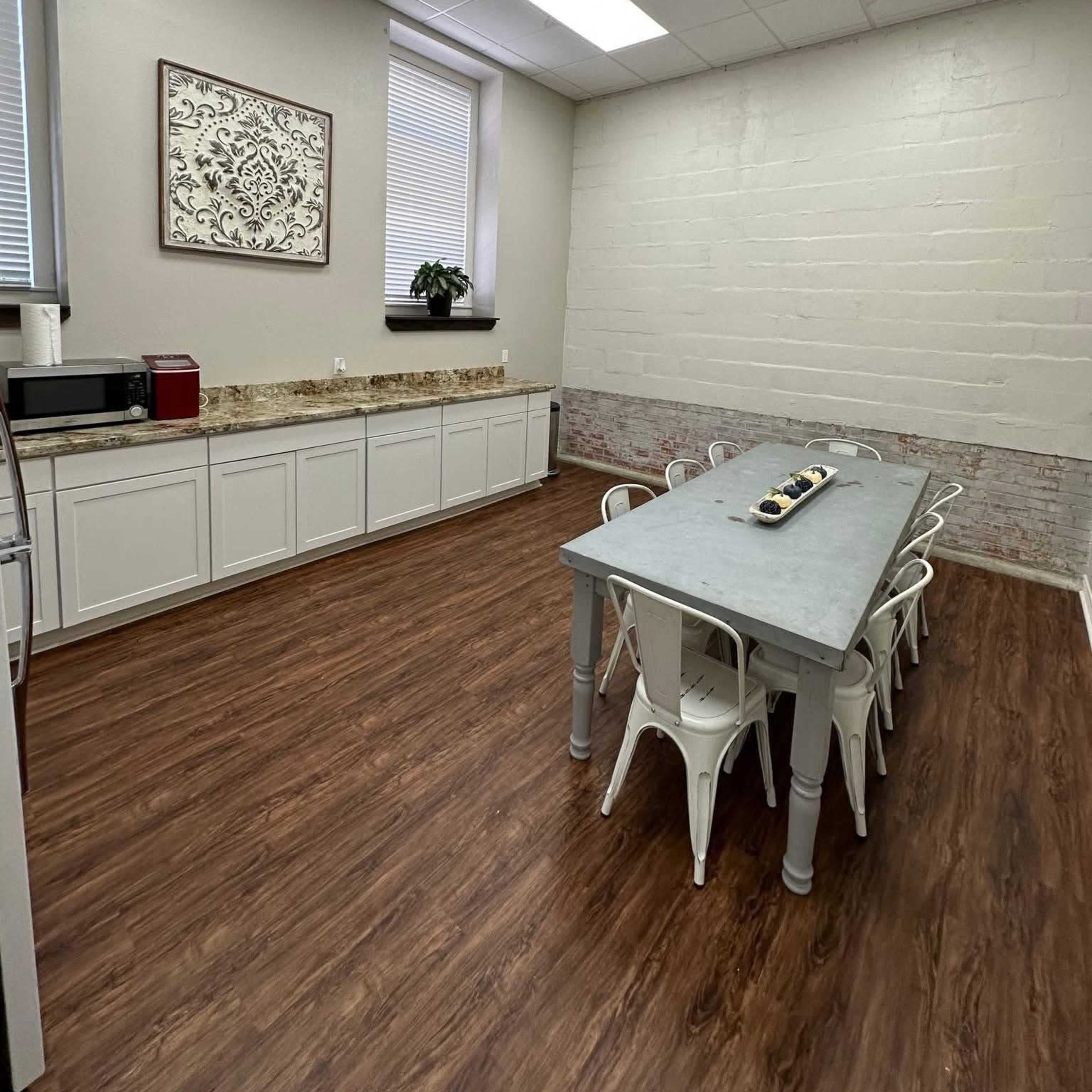 Legacy Suites Image in Brenham, Brenham, TX