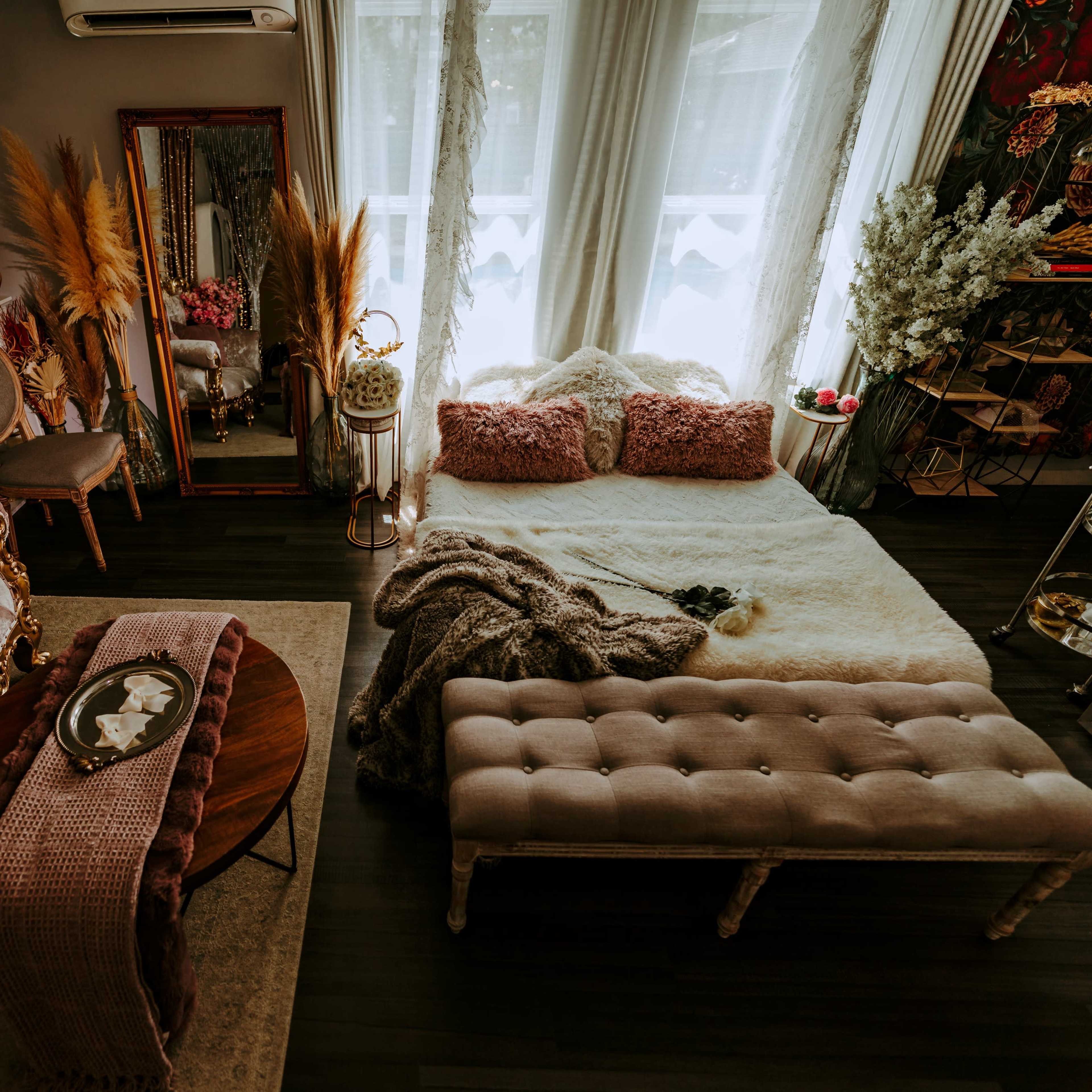 The Pose Room Image in Deerfield Village, Houston, TX