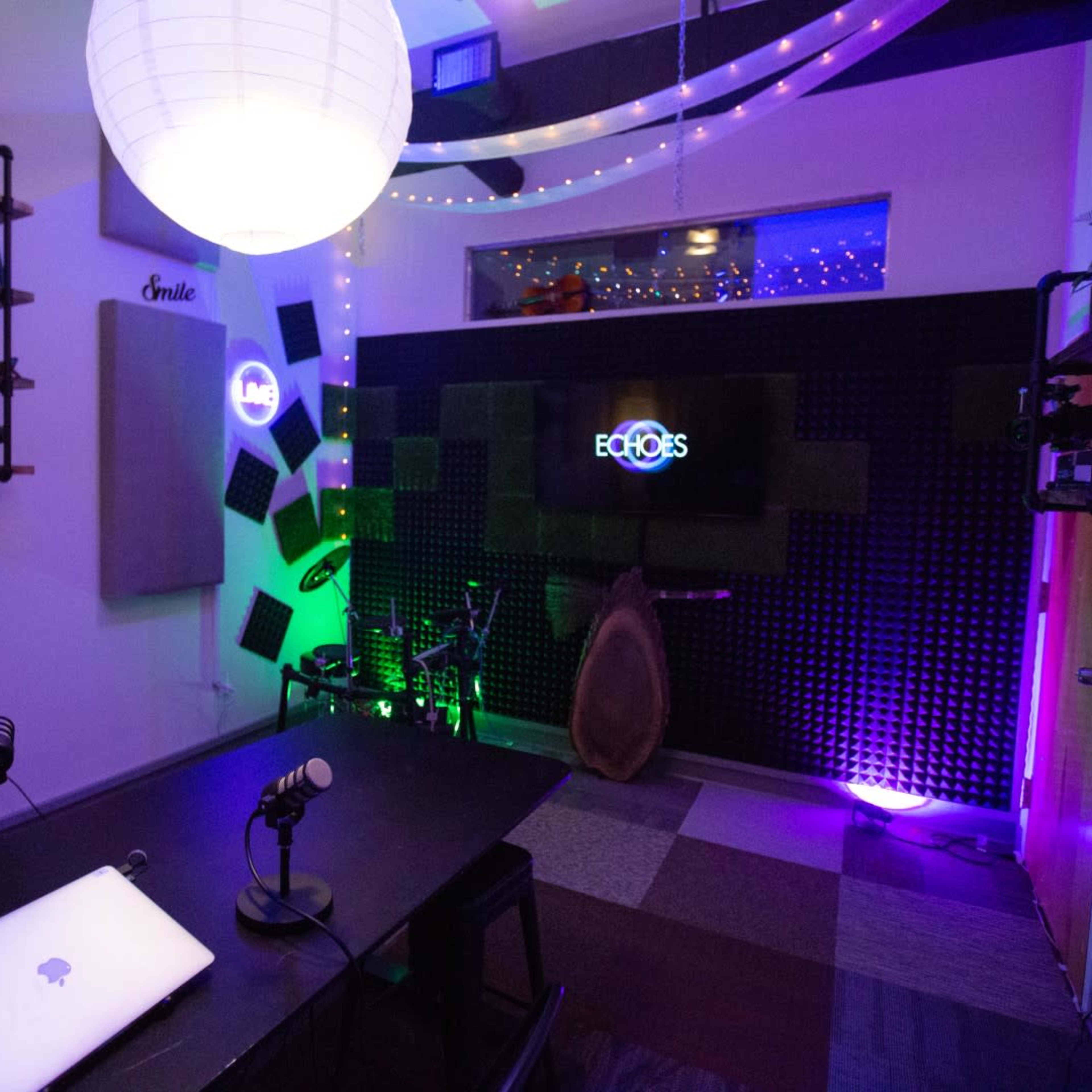 Awesome turnkey podcast room with 2 mics and recorder. Video capable Image in The Heights, Jersey City, NJ