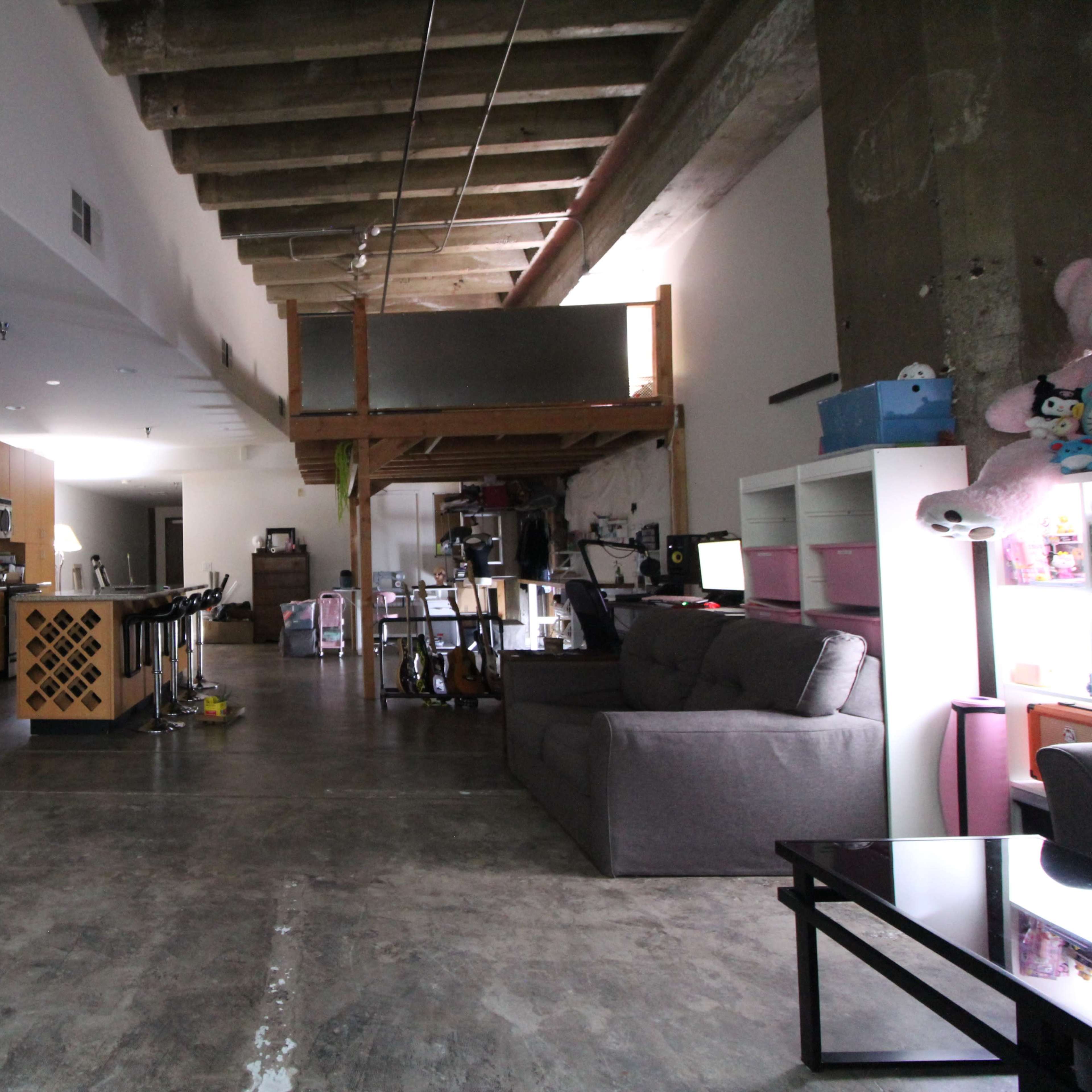 ✦ Alchemy Loft: Visionary, Lived-In Creative Studio Library for Inspiration, Magic, and Co-Creation. ✦ DTLA ◦ Industrial ◦ North-Facing Light ◦ Oversized Windows ◦ Artist's Playground ✦ Image in Central LA, Los Angeles, CA