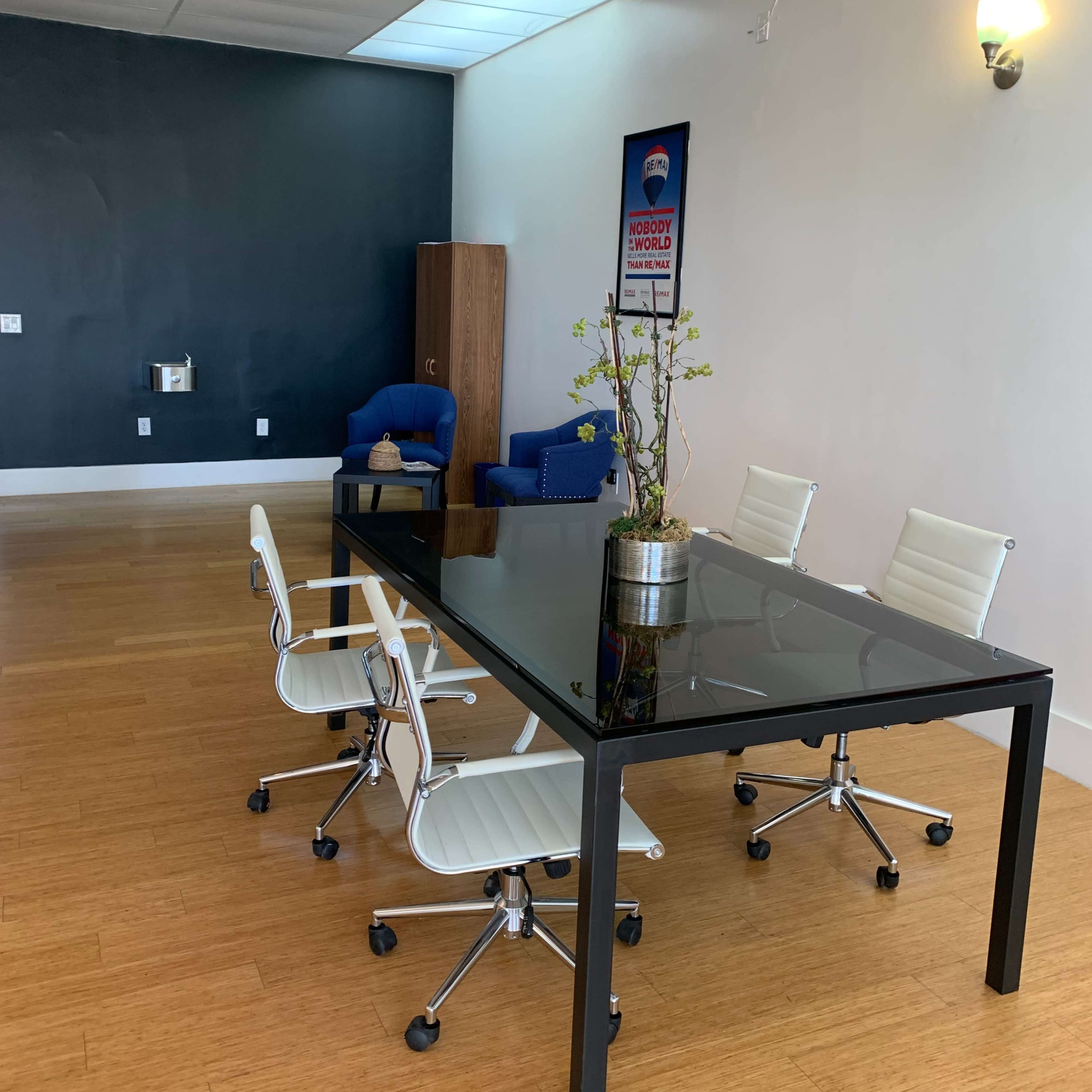 Open Spacious office with available conference room, and kitchen Image in Redwood Heights, Oakland, CA