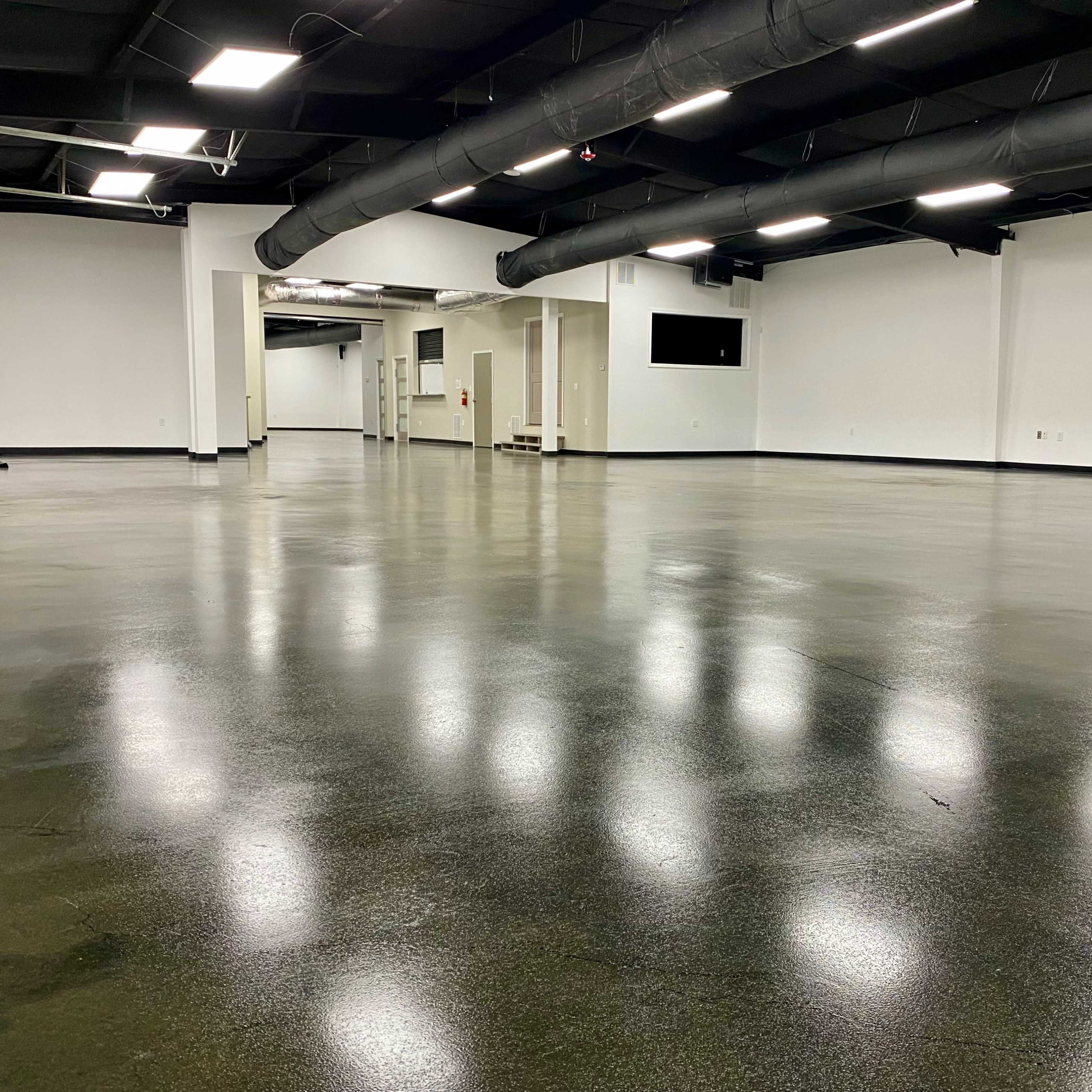 Gorgeous white space with over 5000 sq/ft Image in East Point, East Point, GA
