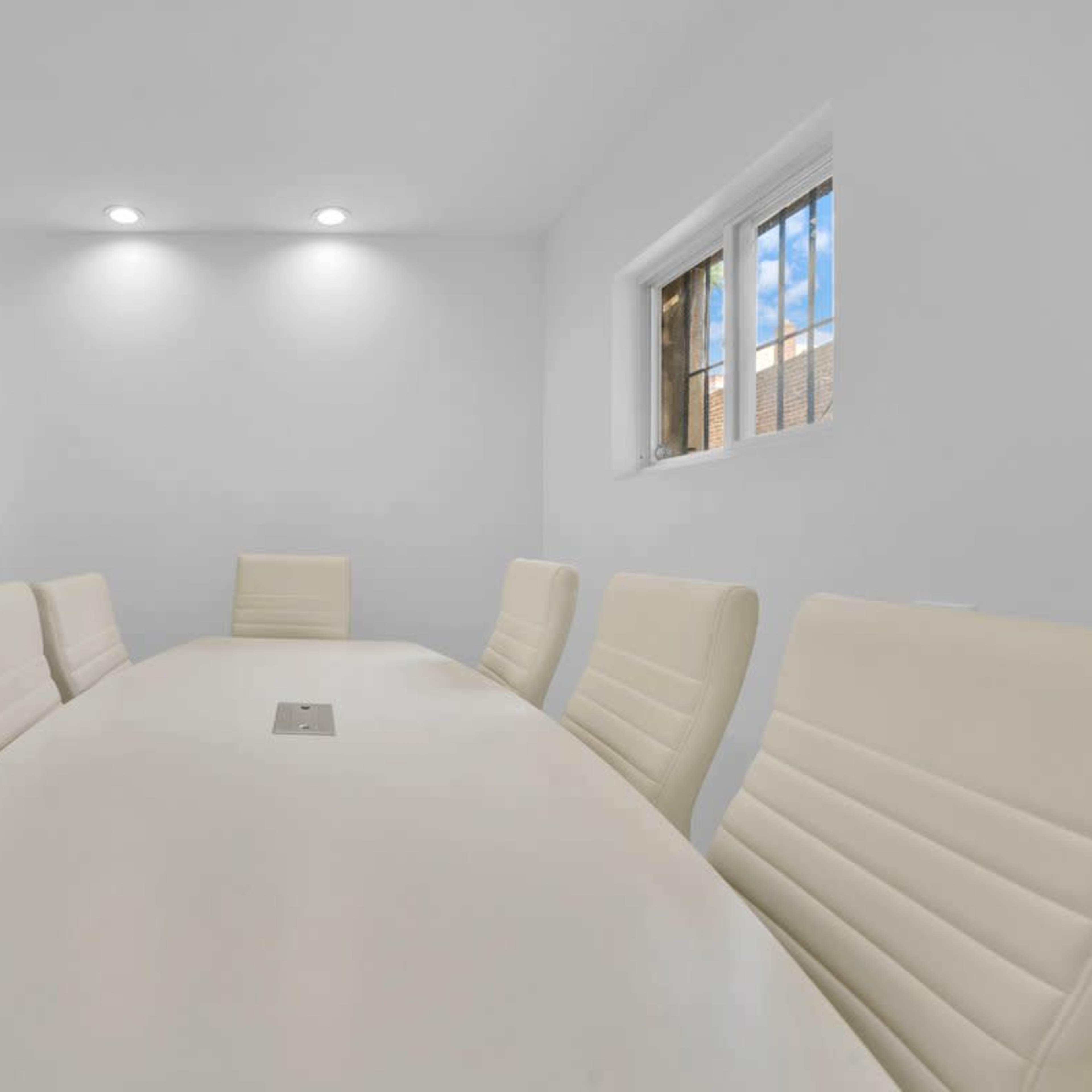 Conference Room for Hourly Rent: Professional & Private Image in Richmond Hill, Queens County, NY
