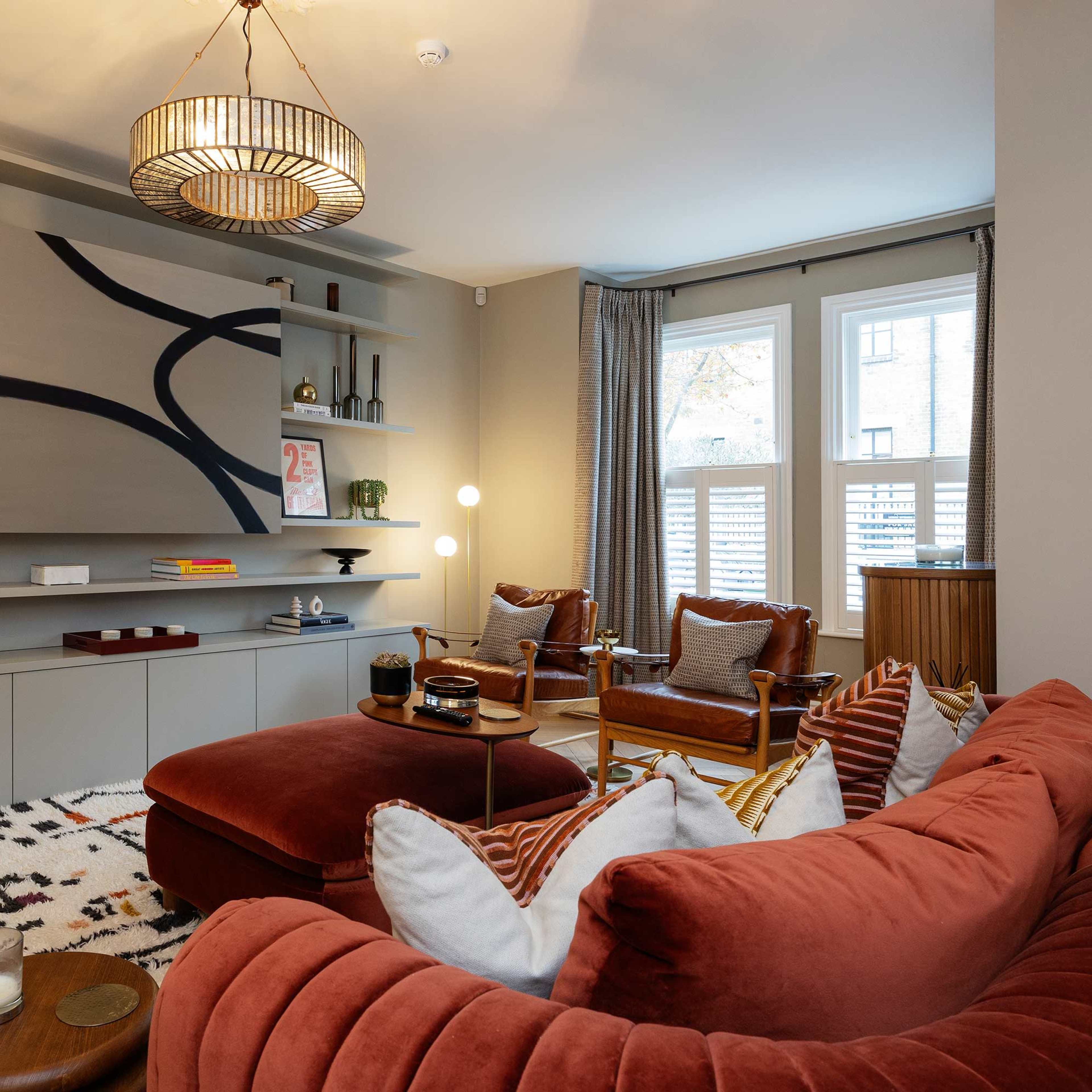 Riverside Modernist – Calm, Characterful Space with Architectural Detail Image in Hammersmith, London, England