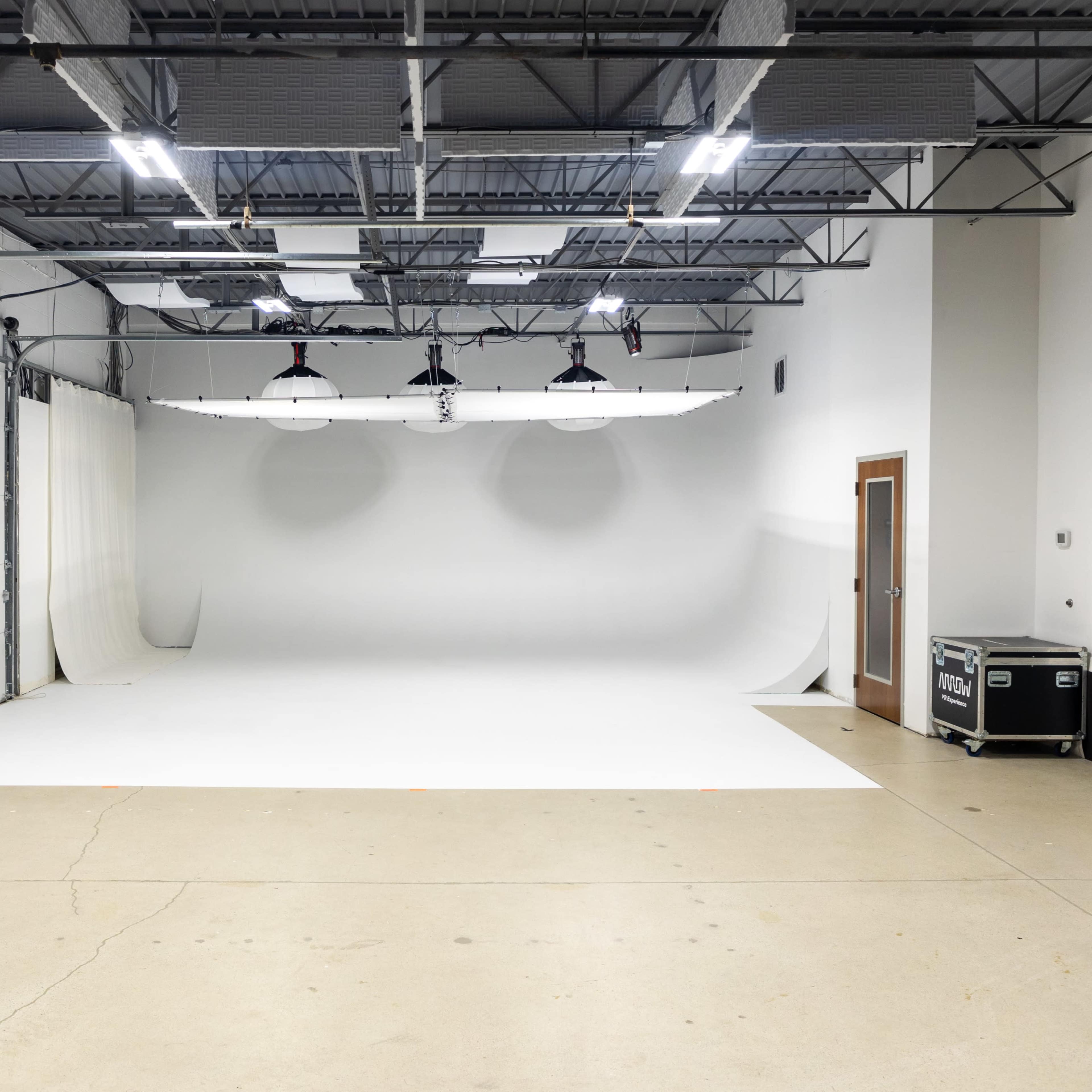 Centrally Located Production Studio with White Cyclorama Image in Park 100, Indianapolis, IN