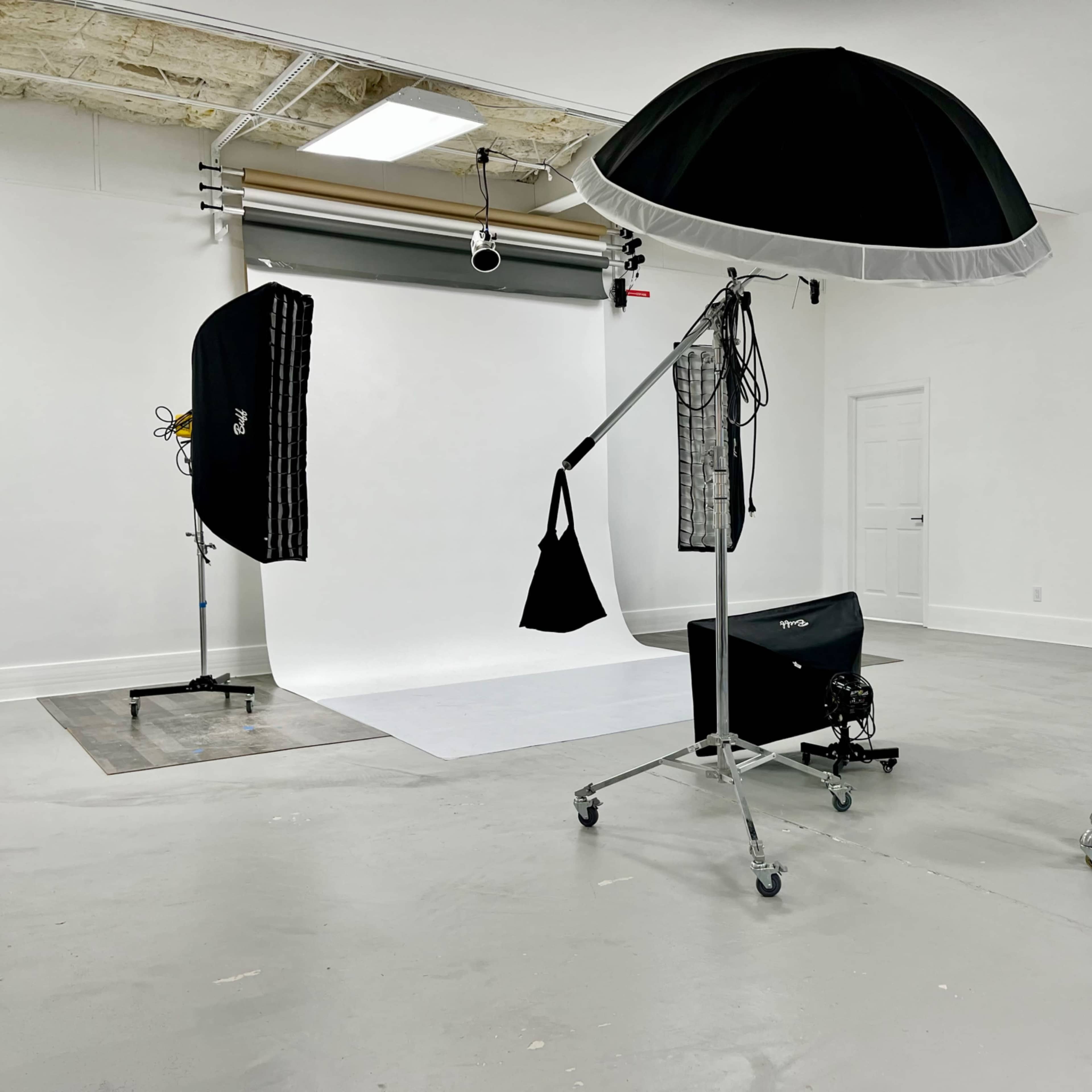Comfortable, Private, Photography Studio in Houston Image in Mid West, Houston, TX