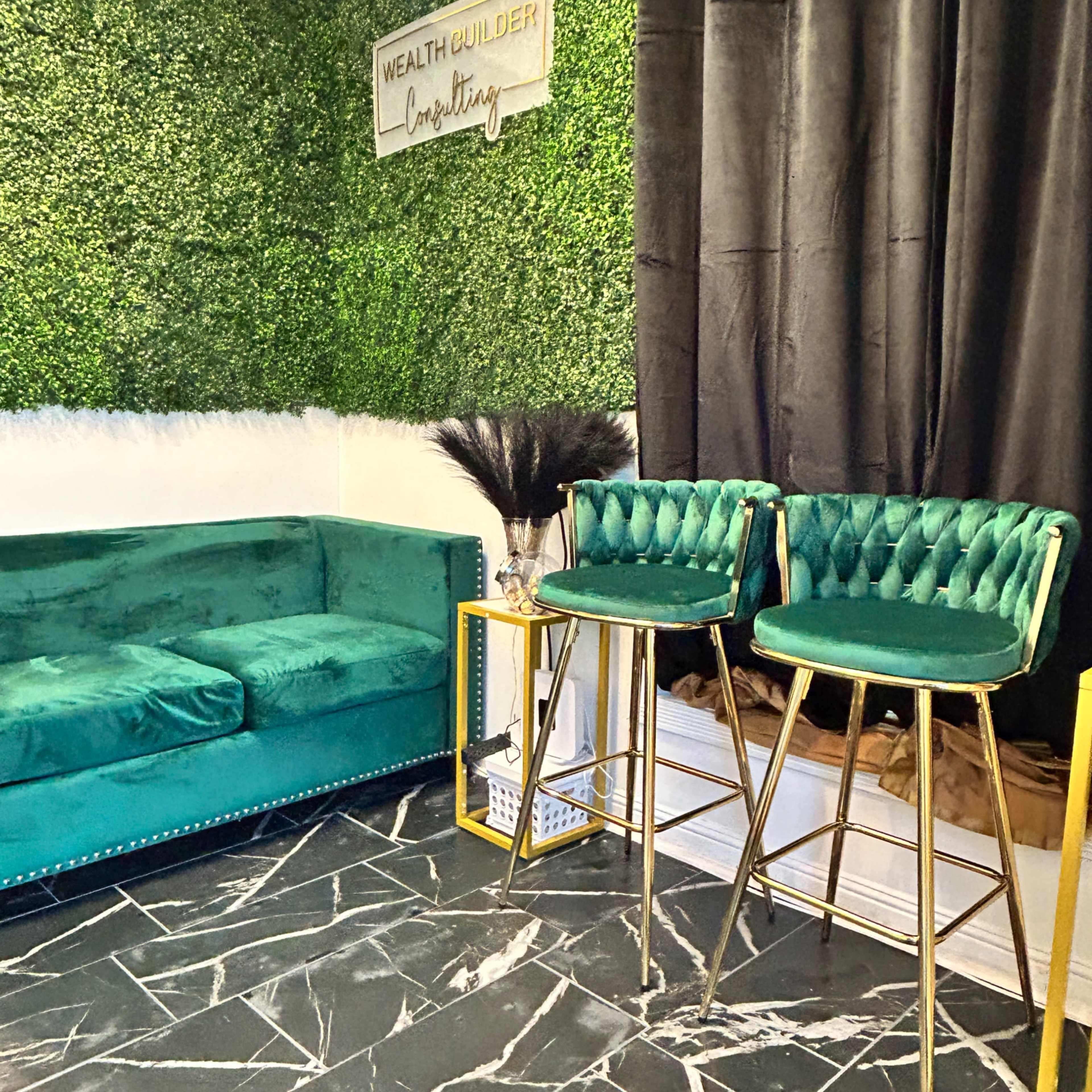 Green Velvet Room Image in Lithonia, Lithonia, GA