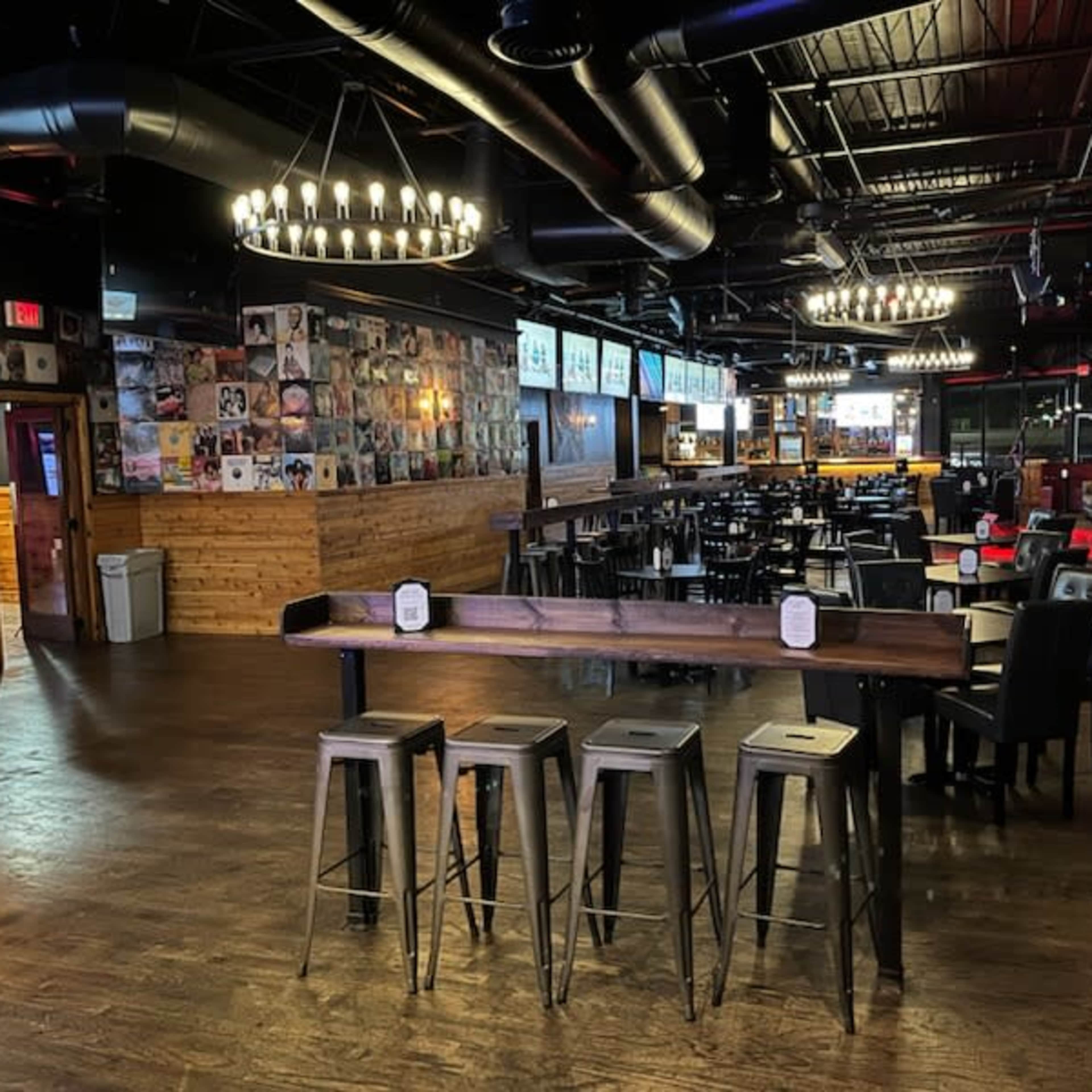 Trendy Speakeasy-Style Music Venue with Craft Bar & Stage Image in Addison, Dallas, TX