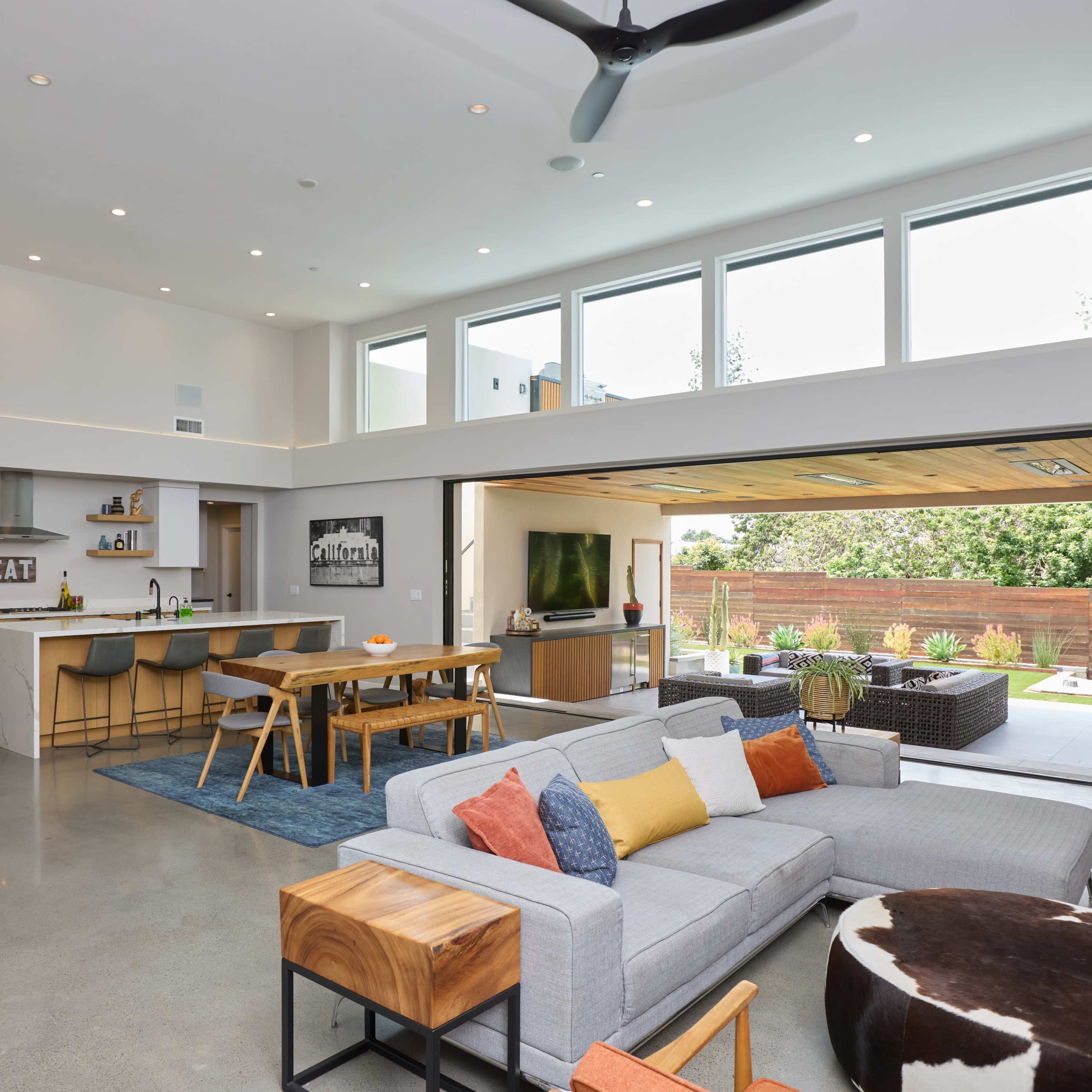 Modern Indoor/Outdoor Designer Home Image in Encinitas, Encinitas, CA