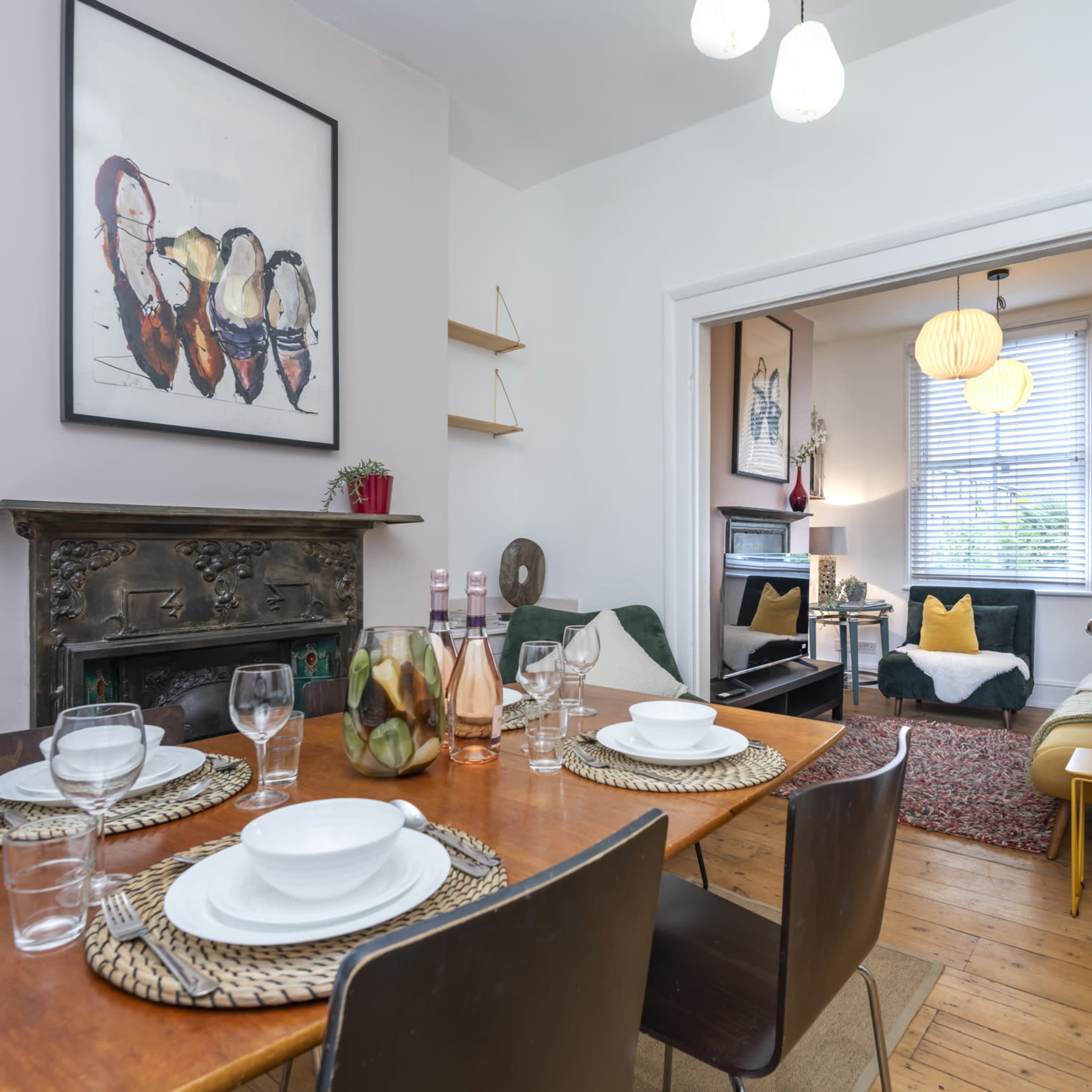 Charming 1-bedroom chic apartment with massive garden, dual level. Image in Whitechapel, London, England