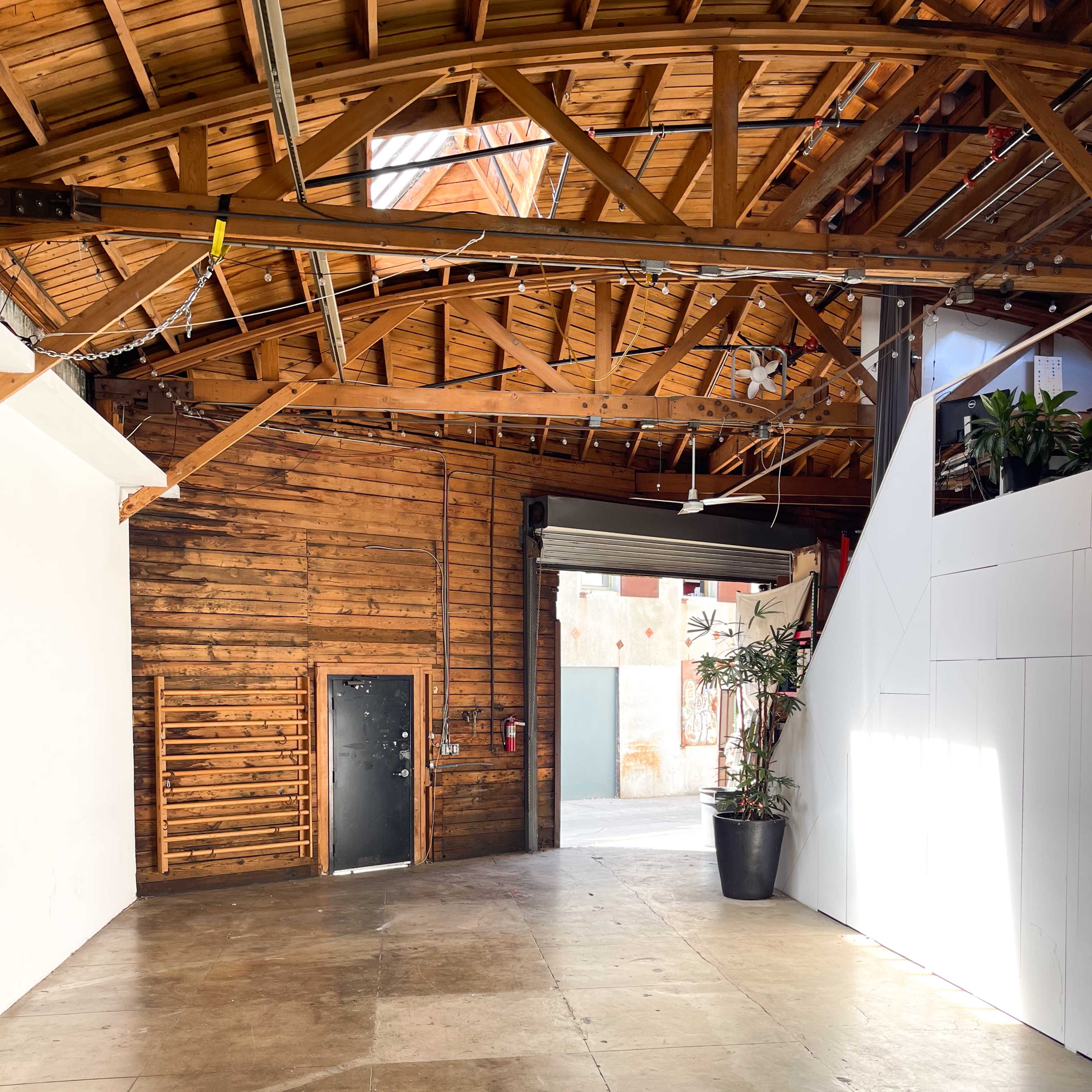 Arts Dist Vibrant Ground Floor Warehouse 1100 sqft+ Image in Central LA, Los Angeles, CA