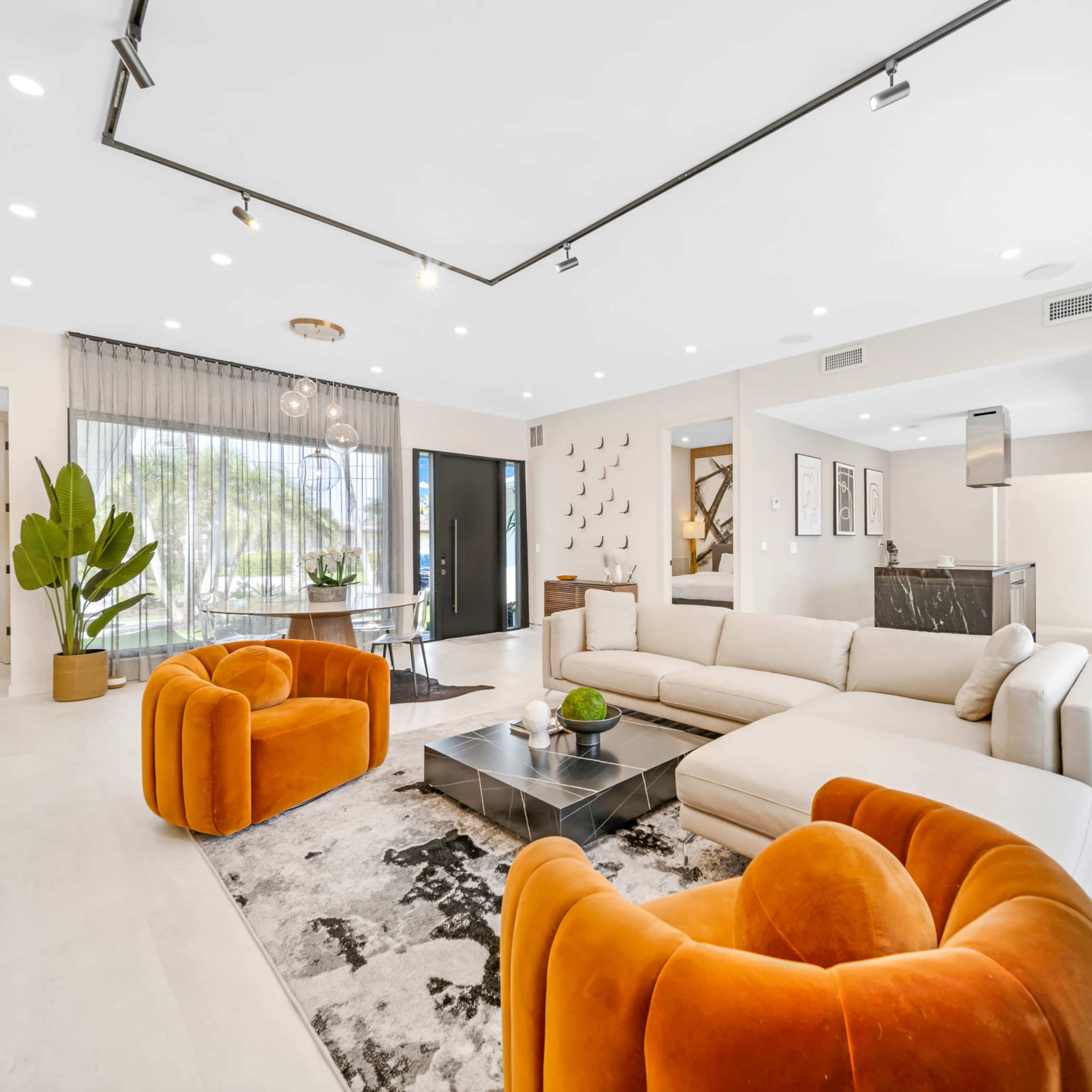 Hallandale Tropical Pad Image in Hallandale Beach, Hallandale Beach, FL