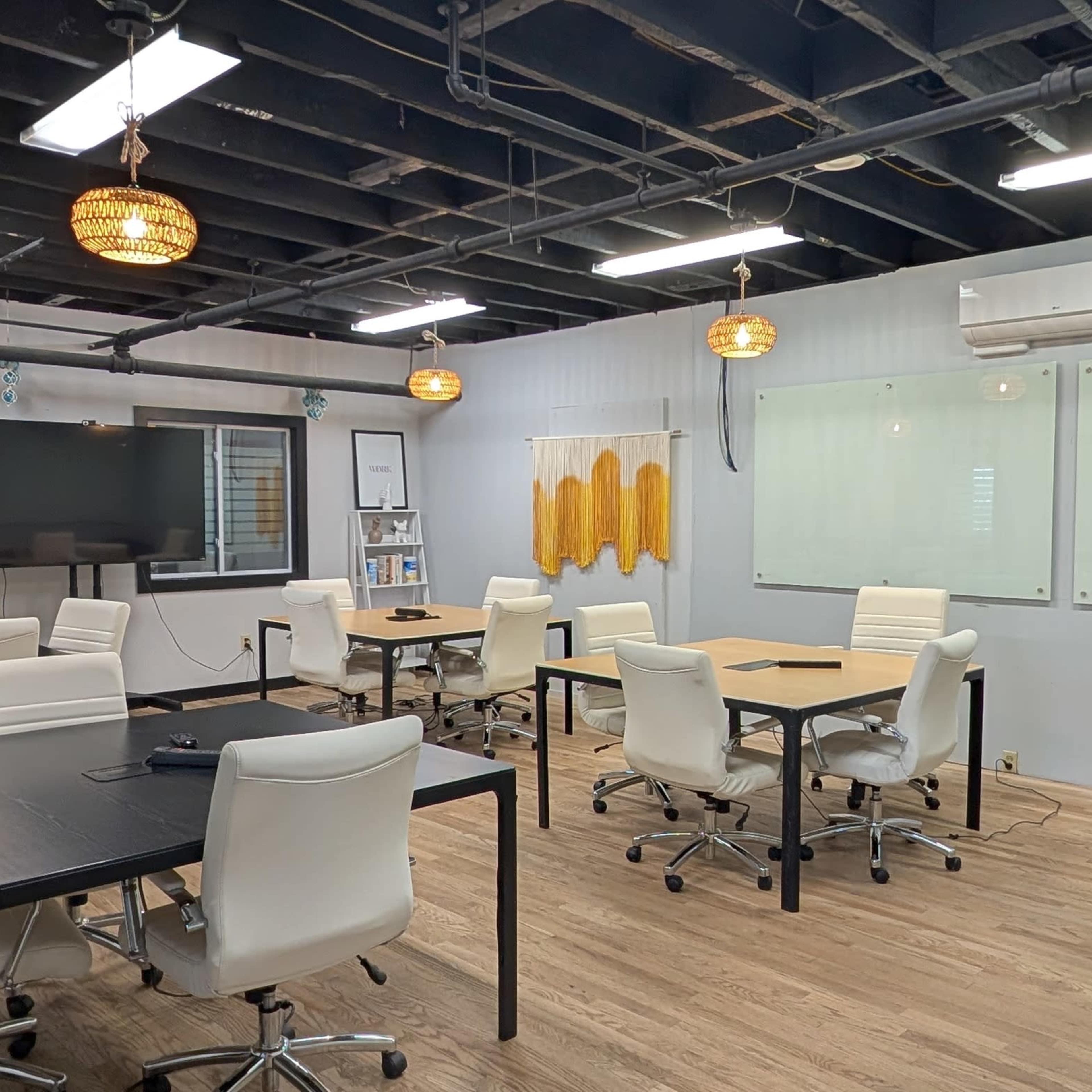 Downtown Meeting Room for 20-25 with Amenities Image in Downtown, Asheville, NC