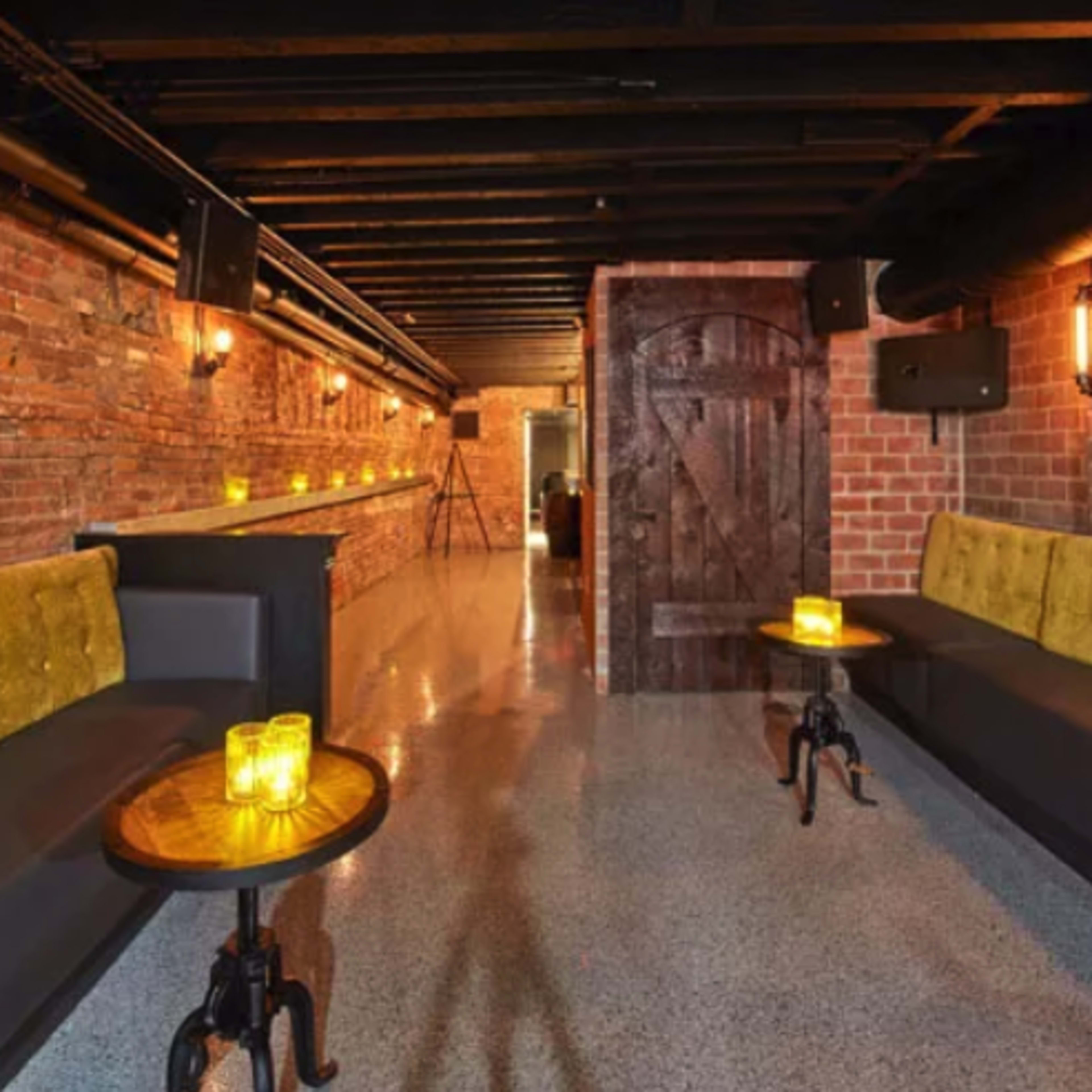 Outlaw and Living Room Downstairs Image in Financial District, San Francisco, CA