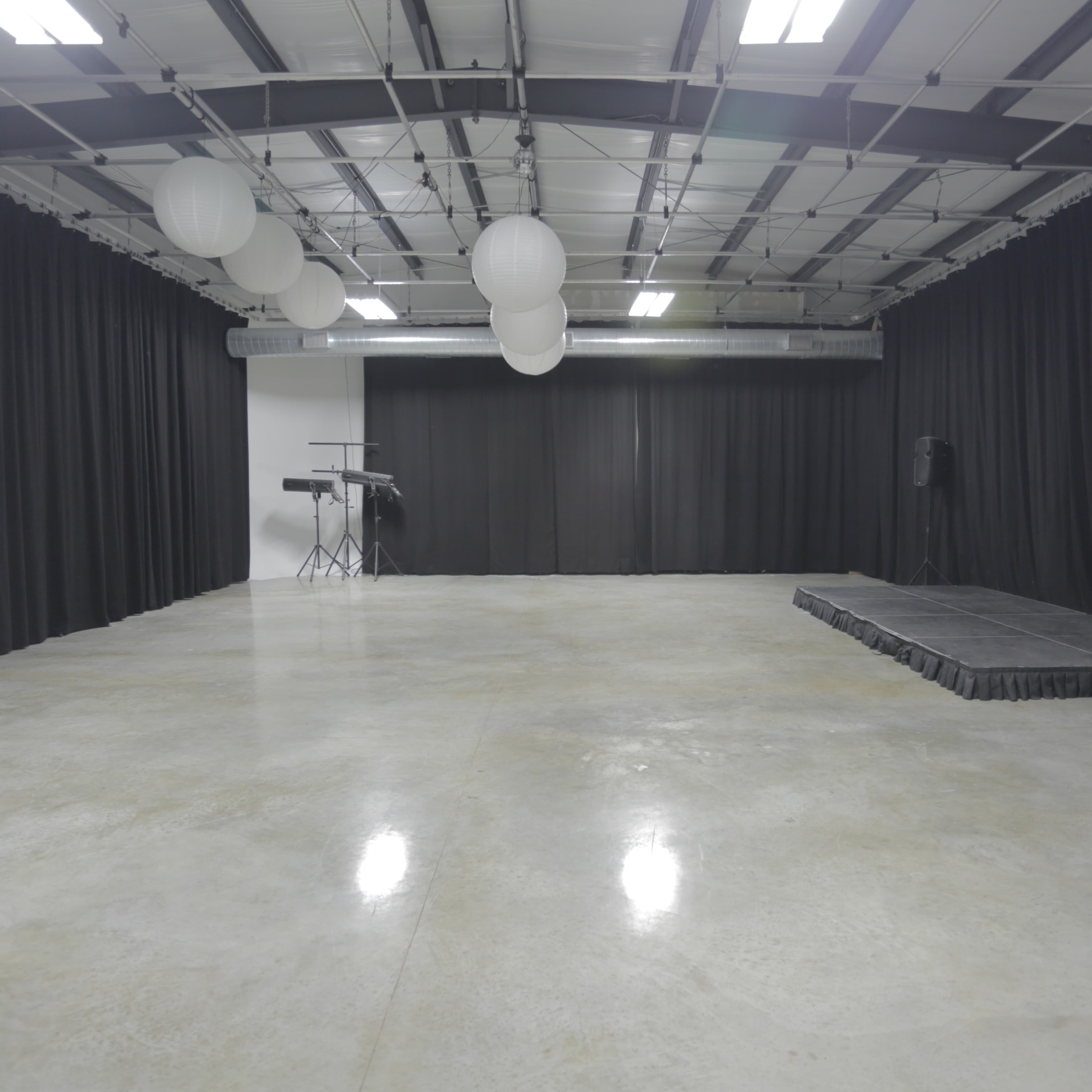 Large Production Studio - Packed with Features, Just South of Houston Image in League City, League City, TX