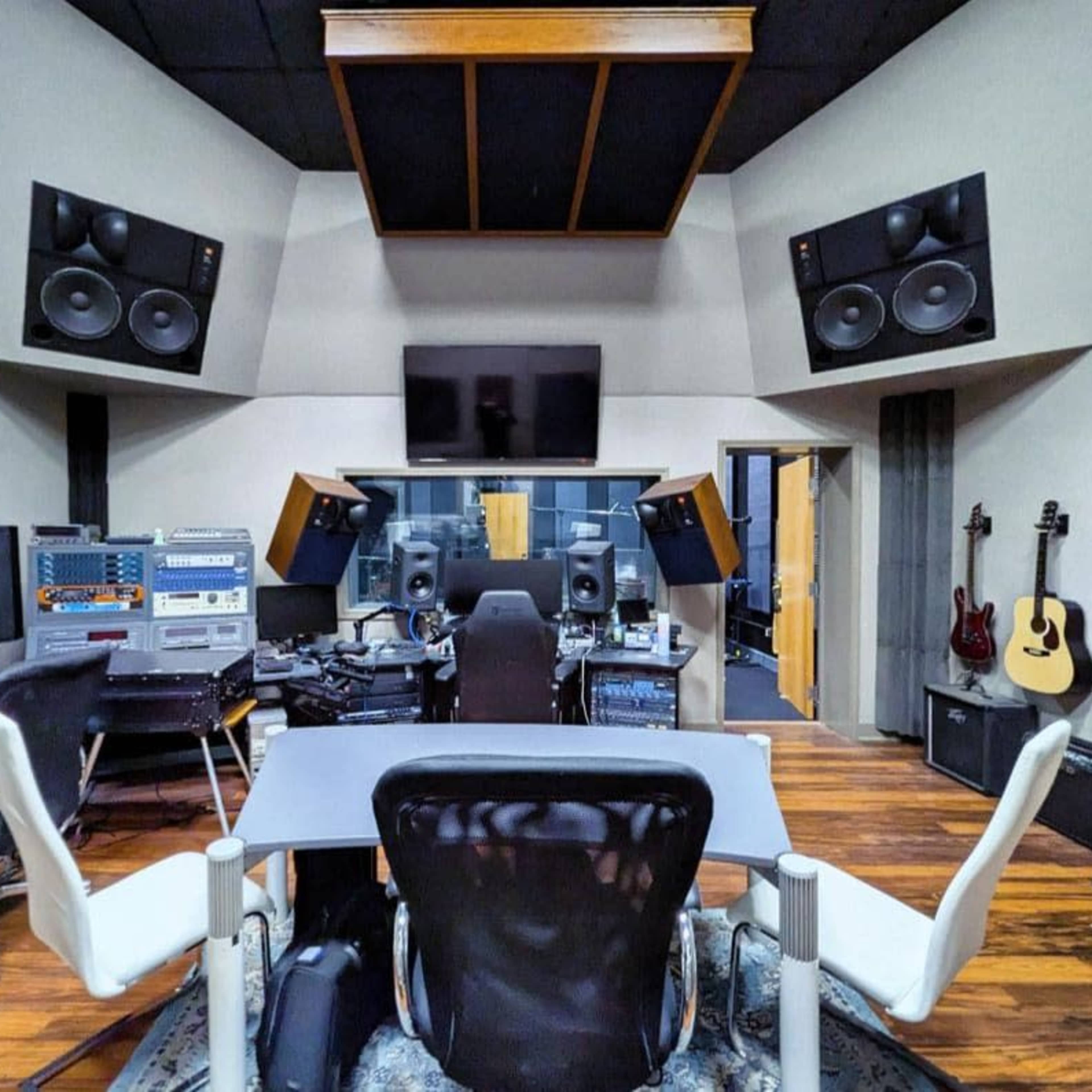 Private, comfortable recording space Image in , Greenville, SC