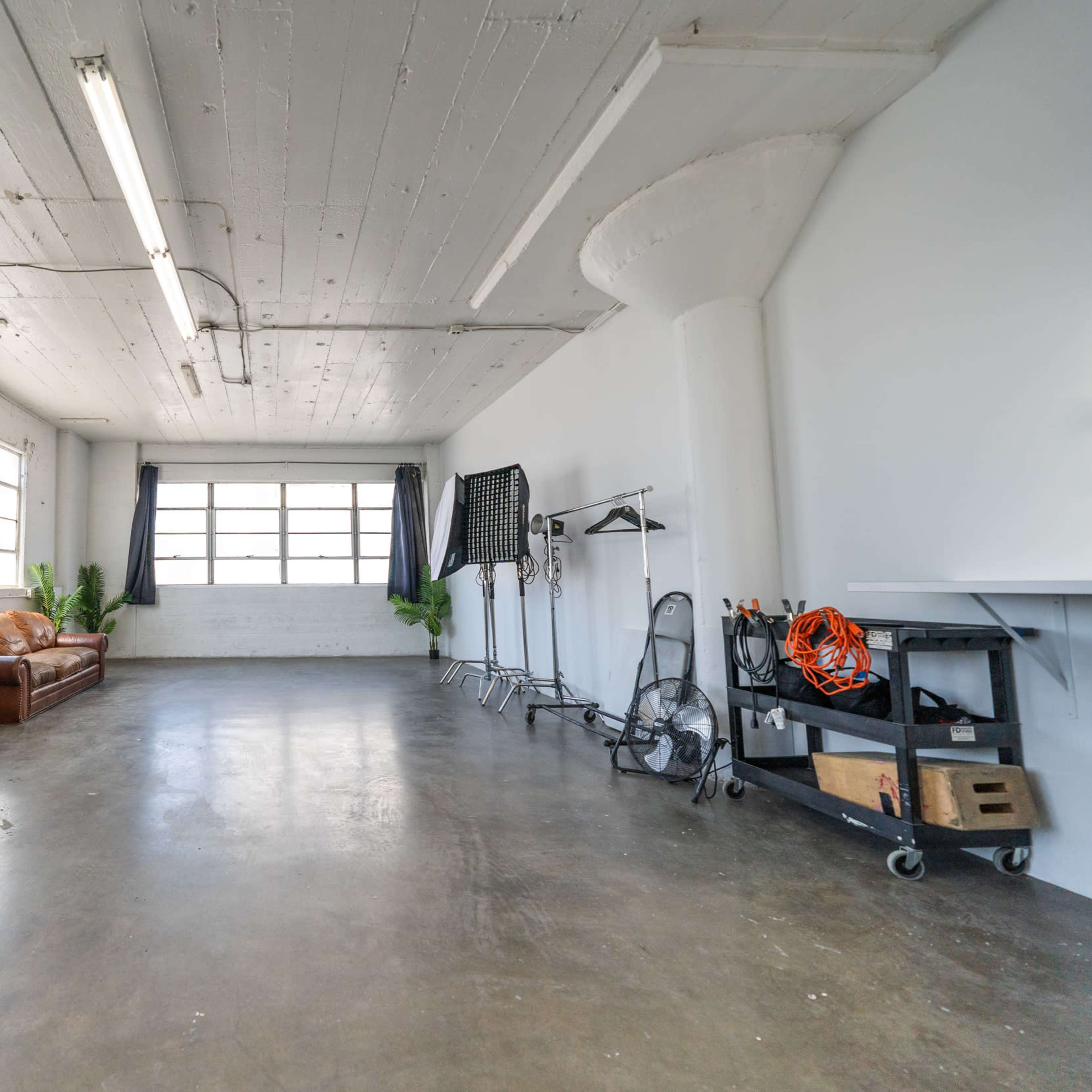 Studio E - Soft Day Light Photo Studio Image in Central LA, Los Angeles, CA