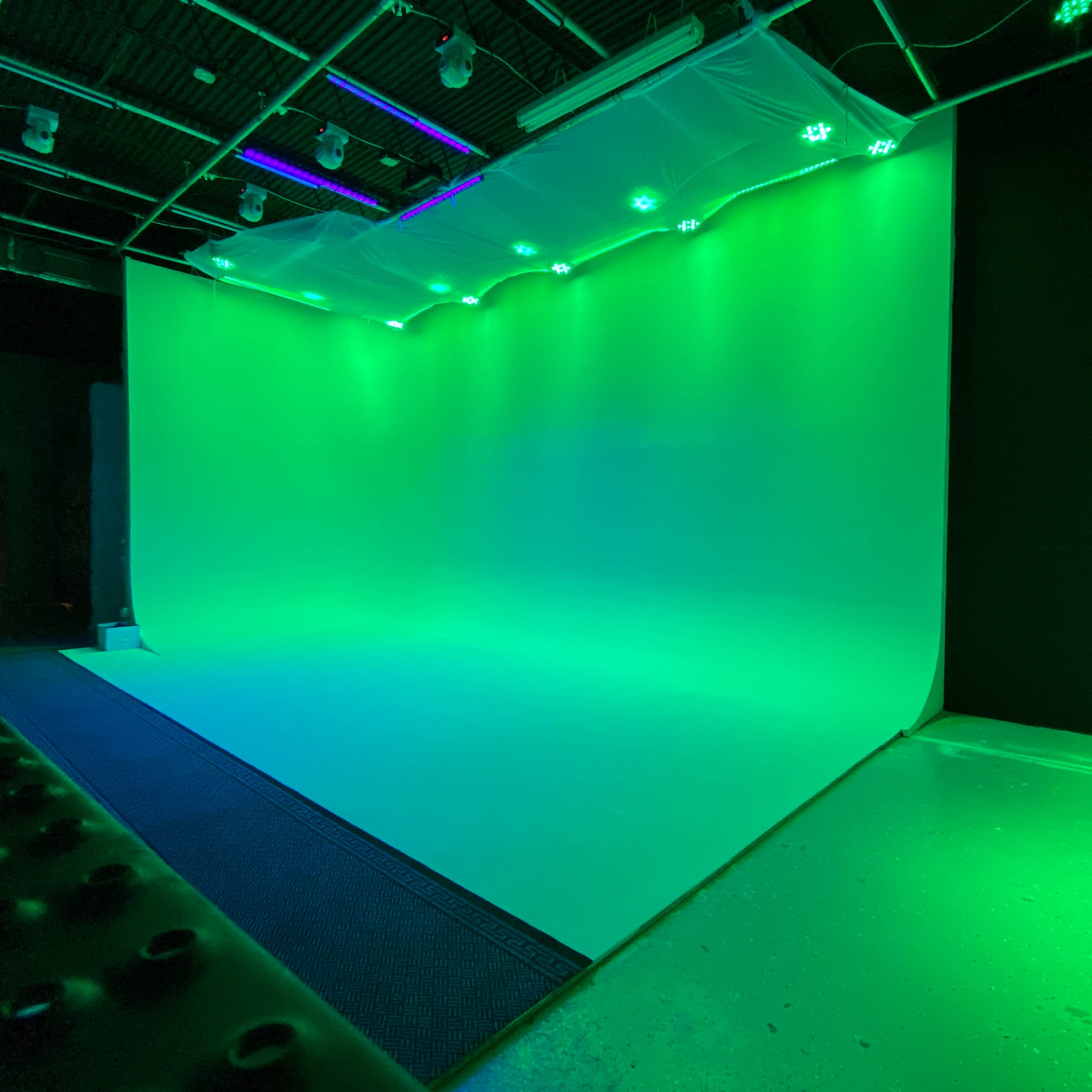 Photo/Video Production Studio/Creative Space | Standing Sets | Cyc Walls | Graffiti Walls | Image in Dorsey Riverbend, Fort Lauderdale, FL