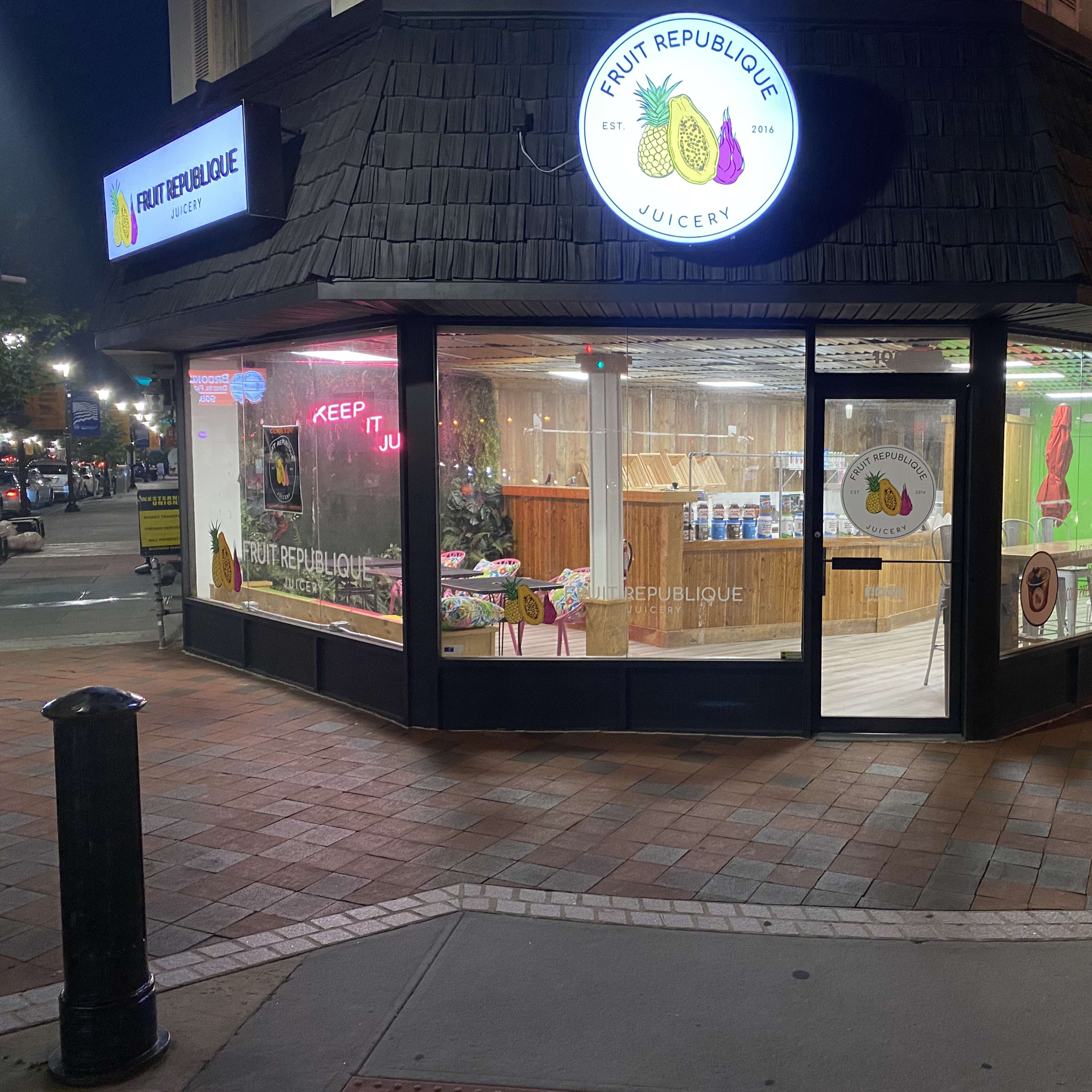 Charming Café Space with Corner Juice Bar Image in Union, Union, NJ